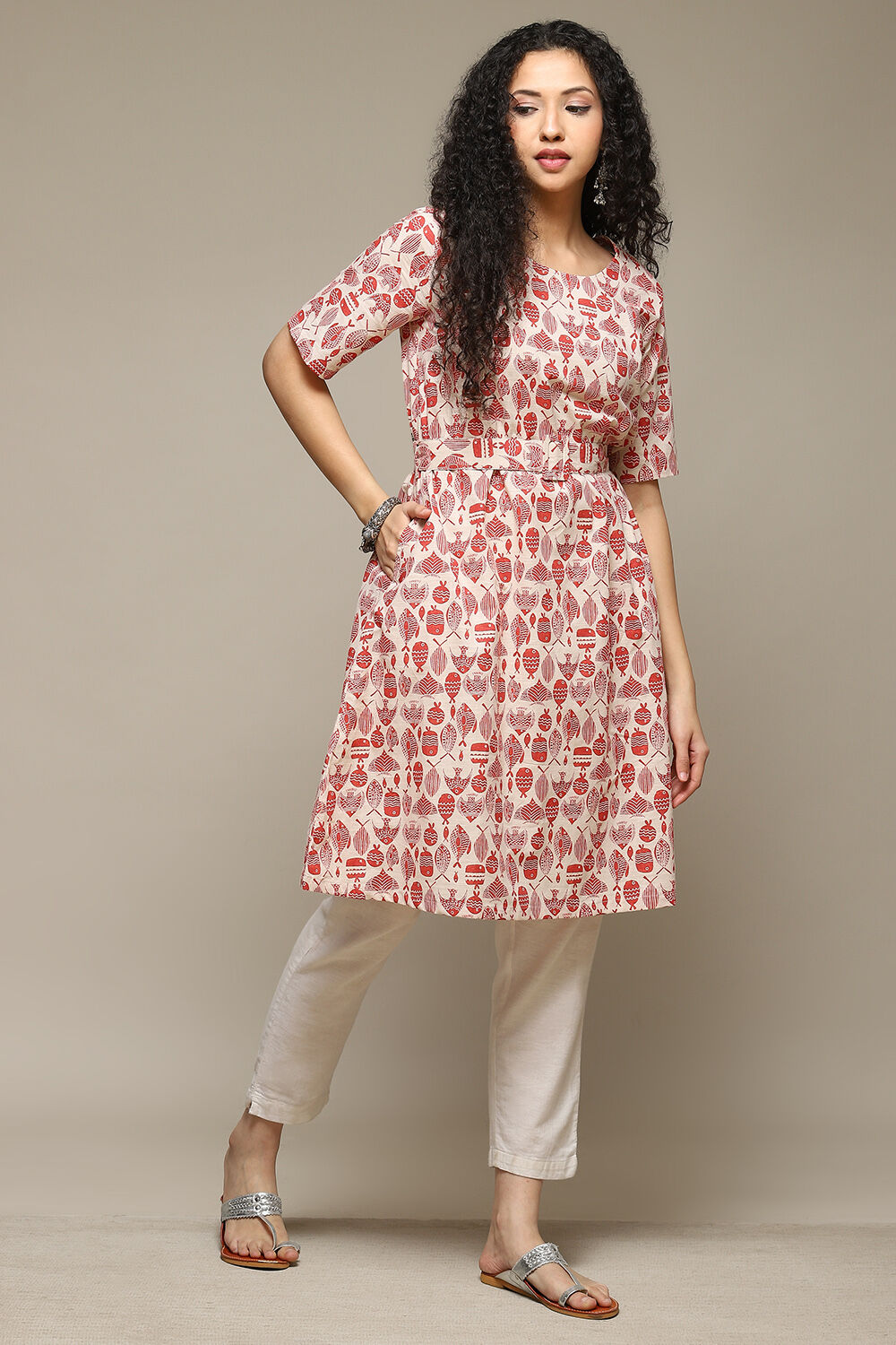 Coral Red Rayon Straight Printed Kurta image number 4