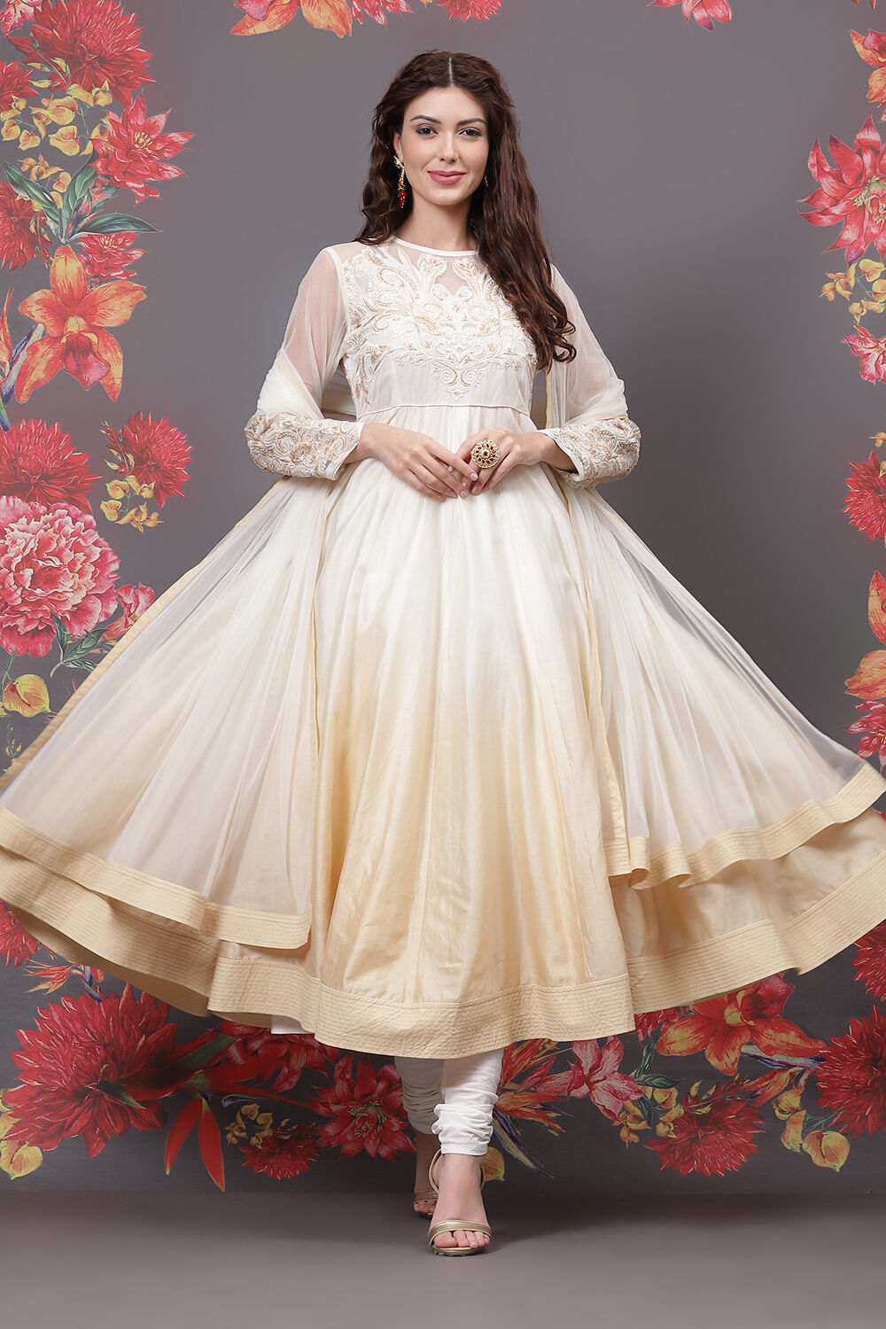 Off White Cotton Silk Flared Yarndyed Suit Set image number 6
