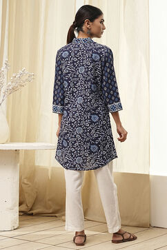 Indigo Cotton Floral Straight Short Kurta image number 3