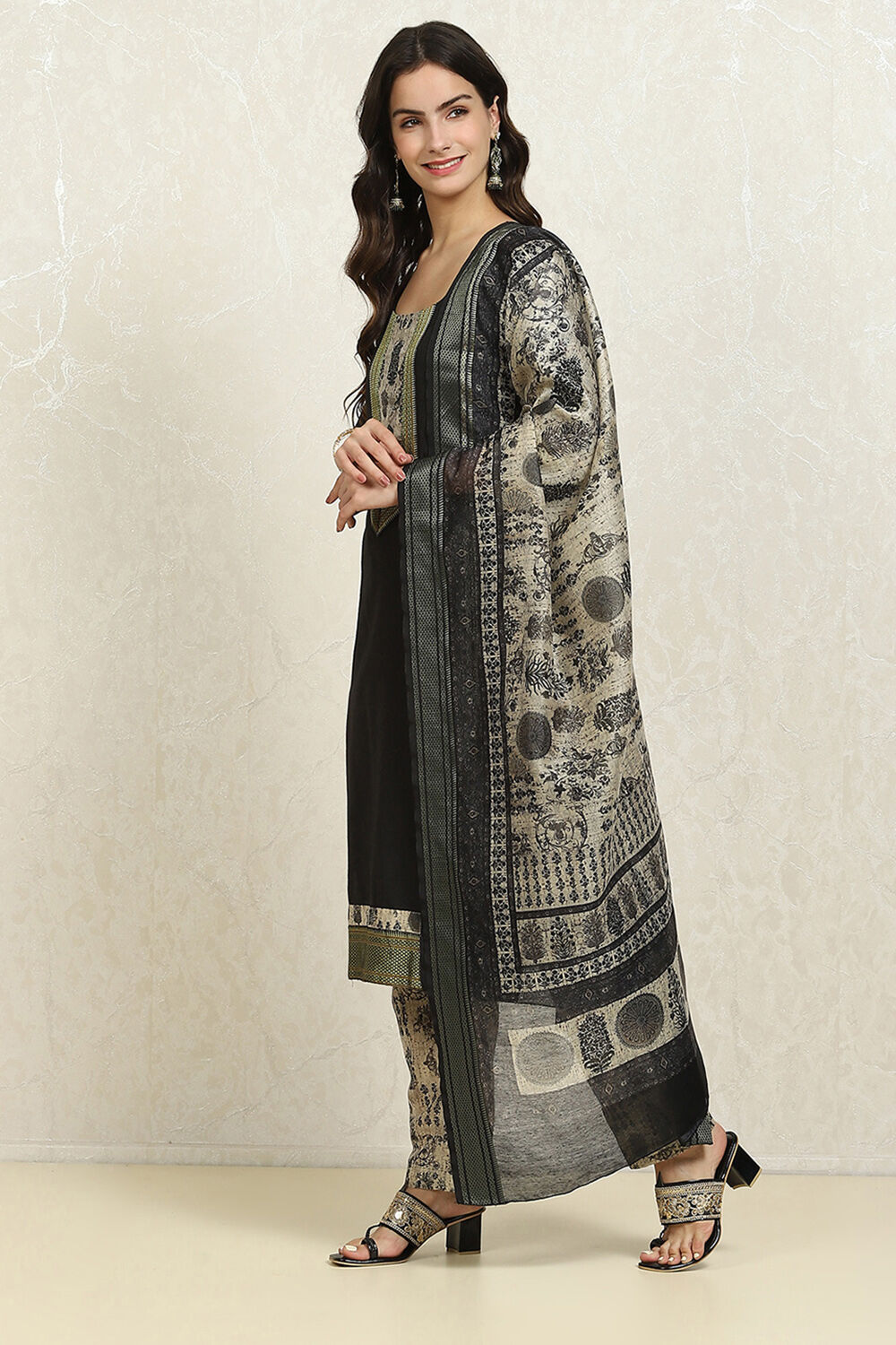 Maroon Cotton Handloom Unstitched Suit Set image number 4