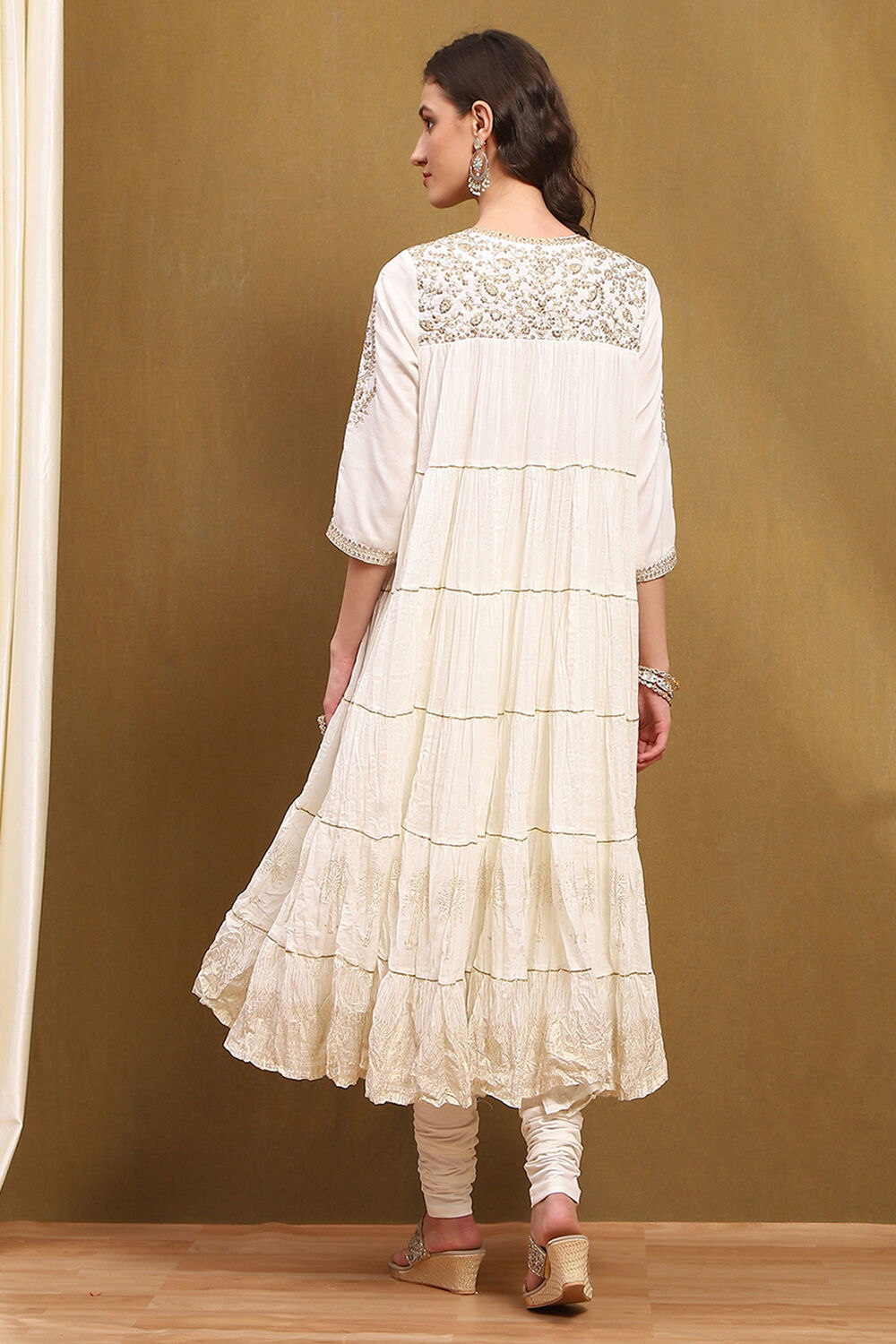 White Cotton Embroidered Tiered Anarkali Suit Set image number 4