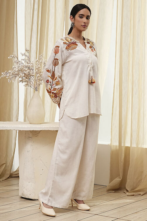 Natural Viscose Blend Straight Embroidered Fusion Set image number 5