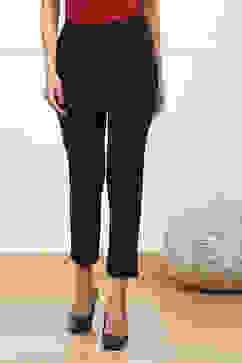 Black Solid Stretchable Slim Fit Pants image number 4