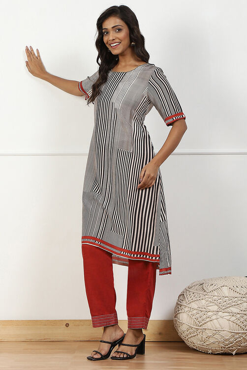 Rust Solid Mid-Rise Straight Palazzo Pants image number 0