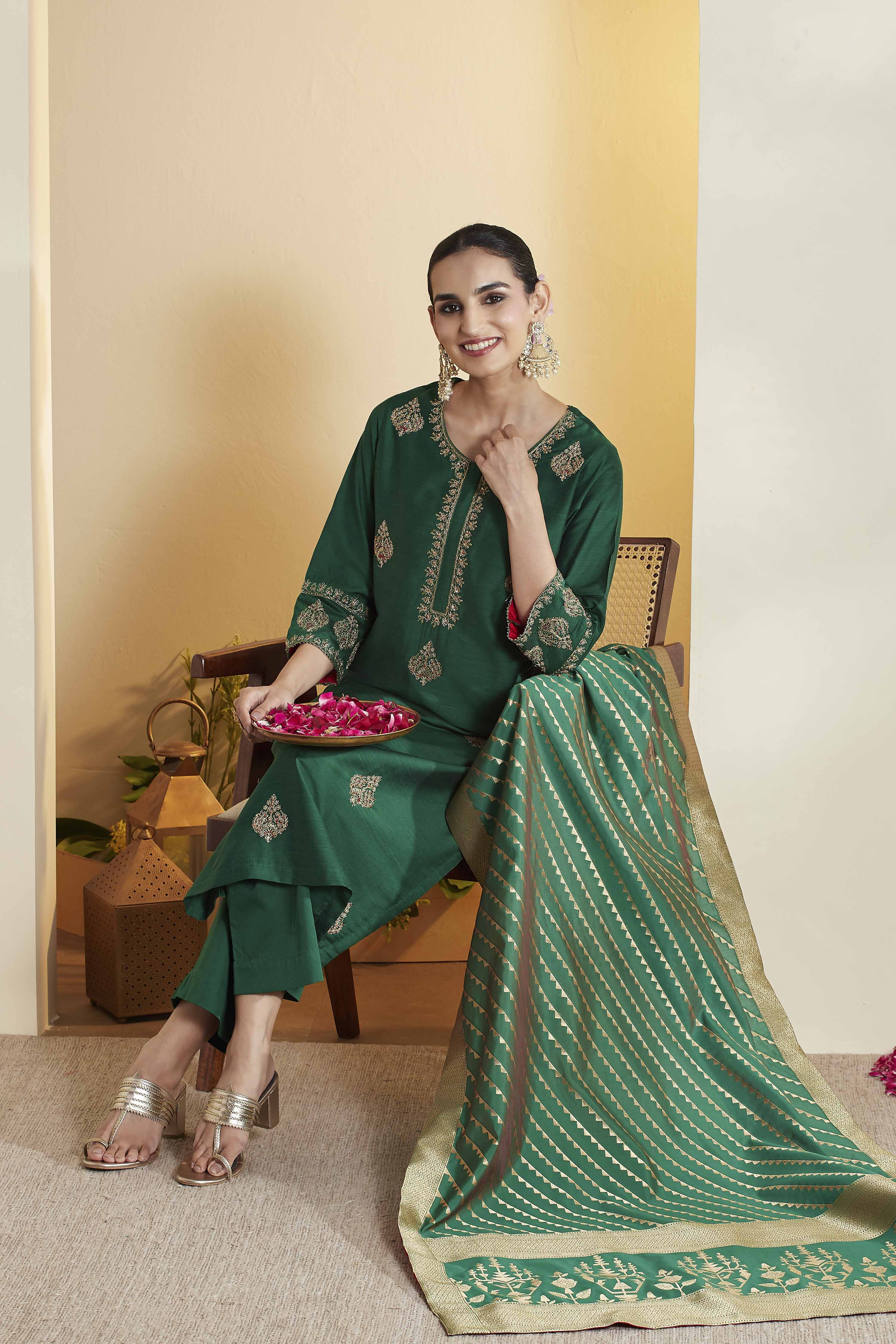 Green Poly Viscose Slub Embroidered Straight Kurta Set image number 0