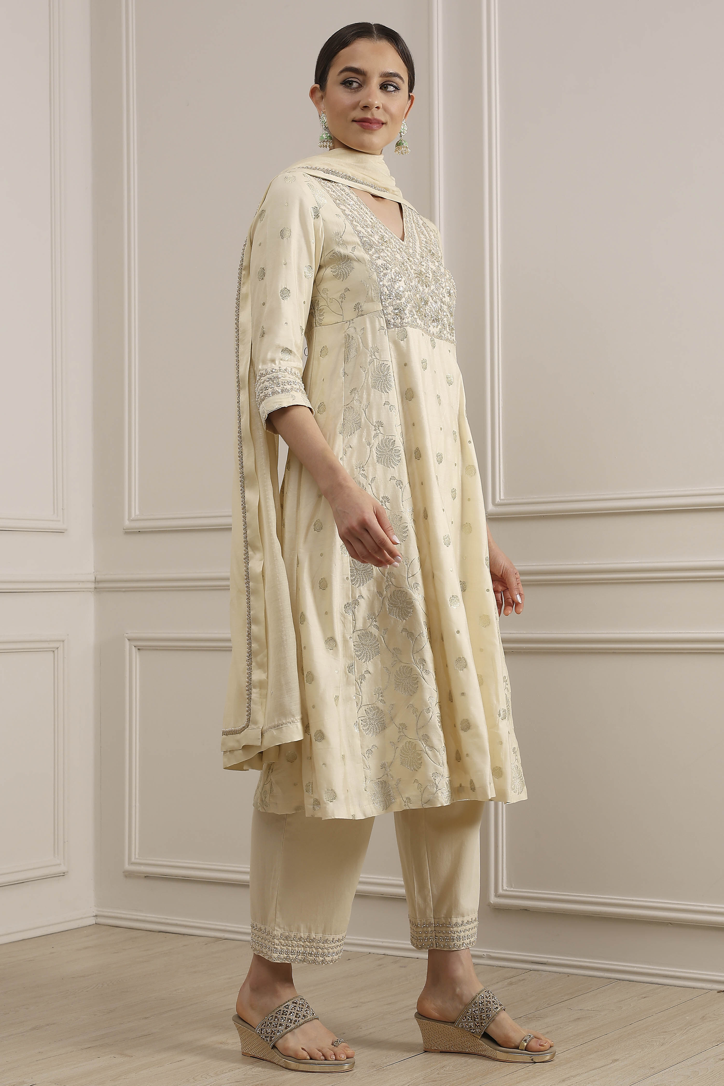 Natural White Silk Straight Yarndyed Suit Set image number 5