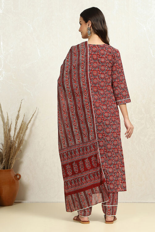 Green Cotton Floral Printed Unstitched Suit Set image number 5