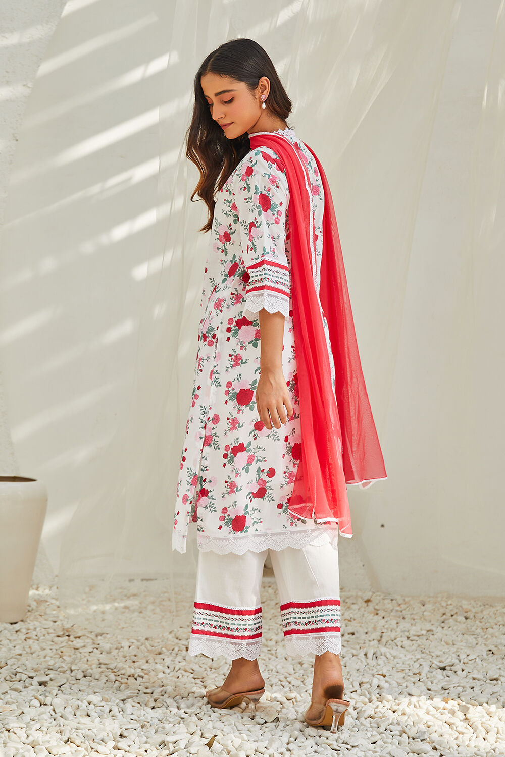 Off-White Cotton Printed Kurta & Palazzo Suit Set image number 4