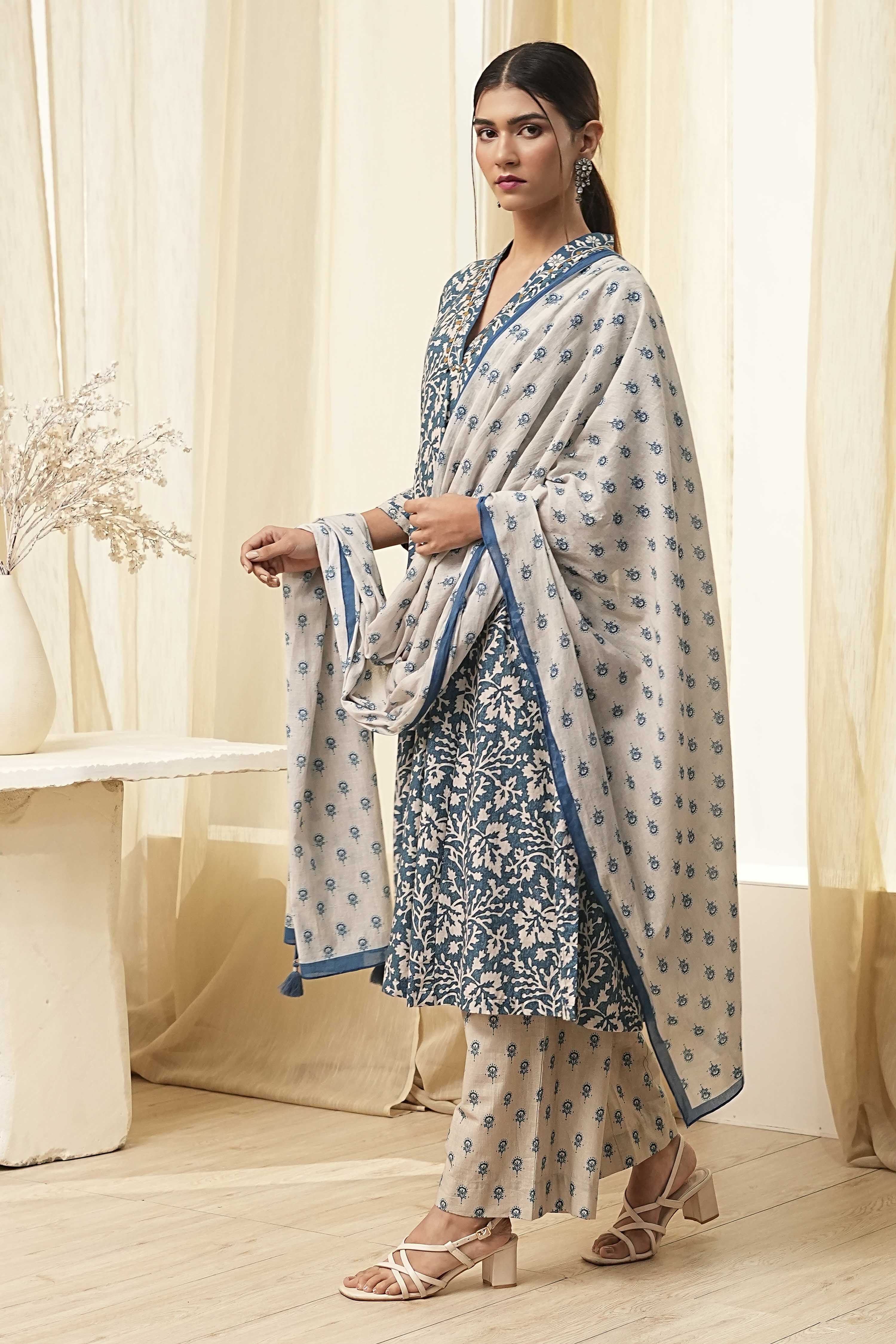 Red Cotton Printed Gathered Suit Set image number 3