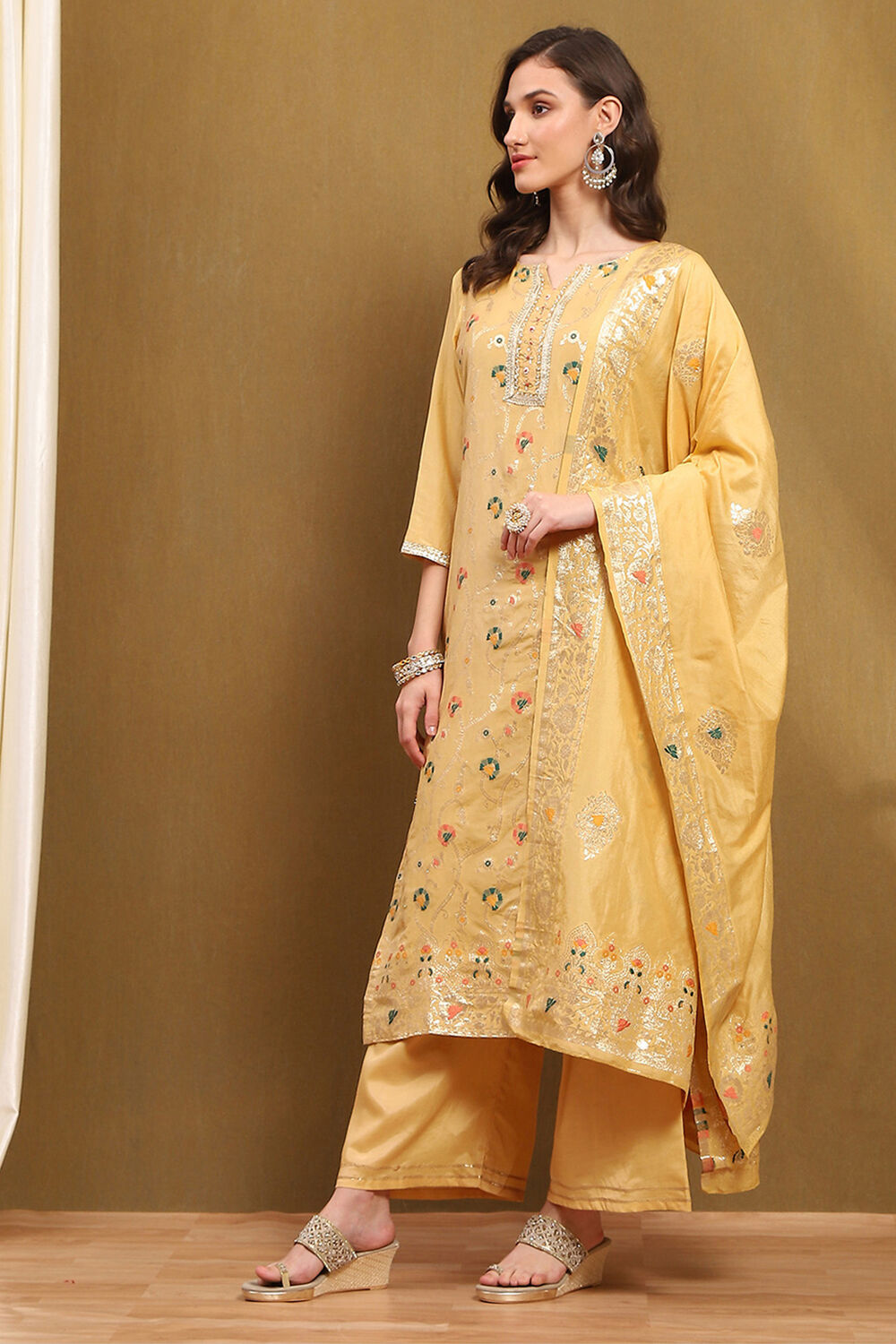 Pink Silk Blend Woven Floral Unstitched Suit Set image number 2