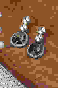 Black Brass Drop & Danglers image number 0