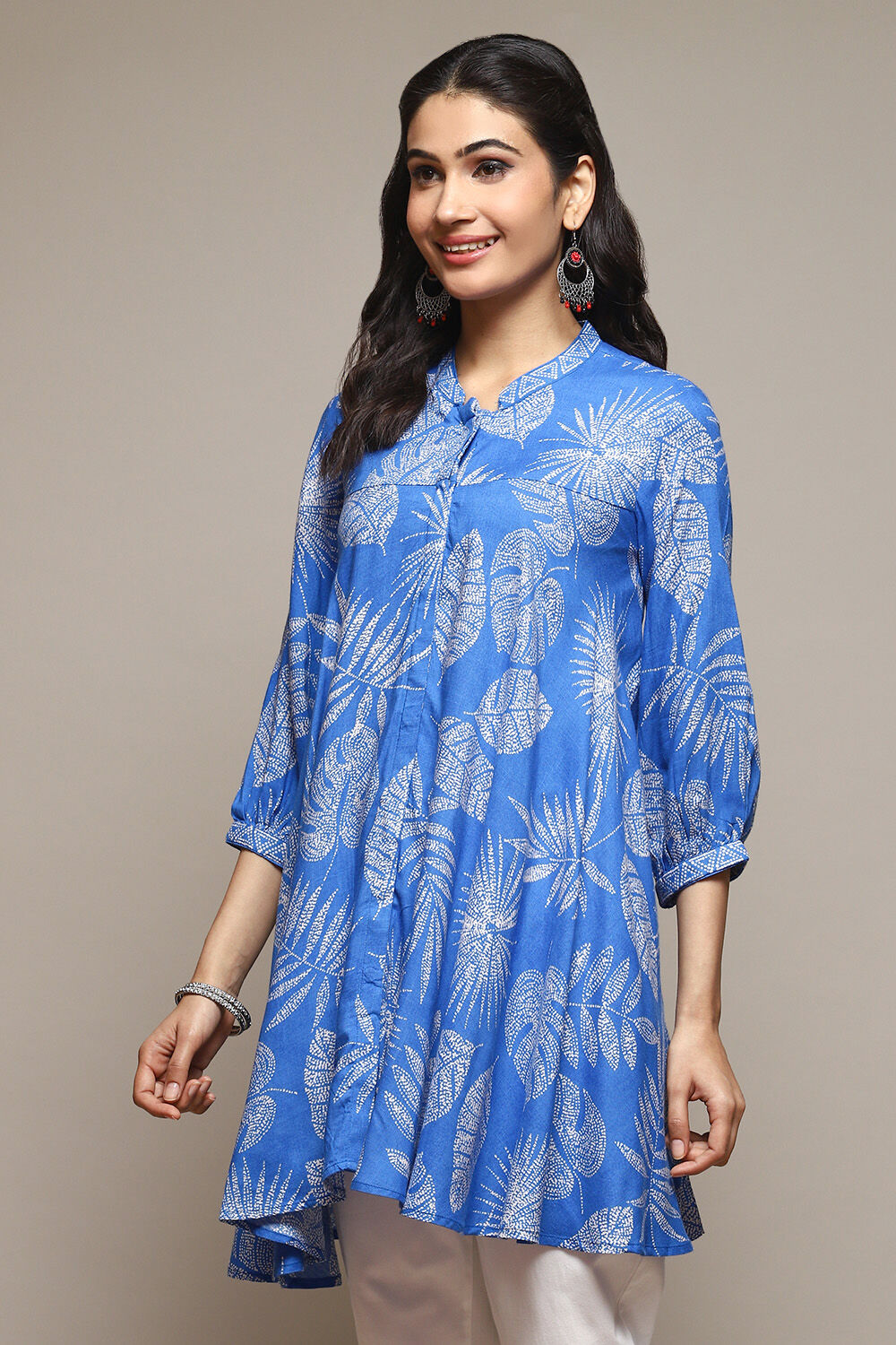 Blue LIVA Printed Kurti image number 2