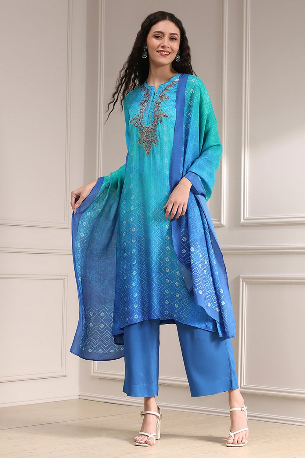 Turquoise Printed Straight Suit Set image number 5
