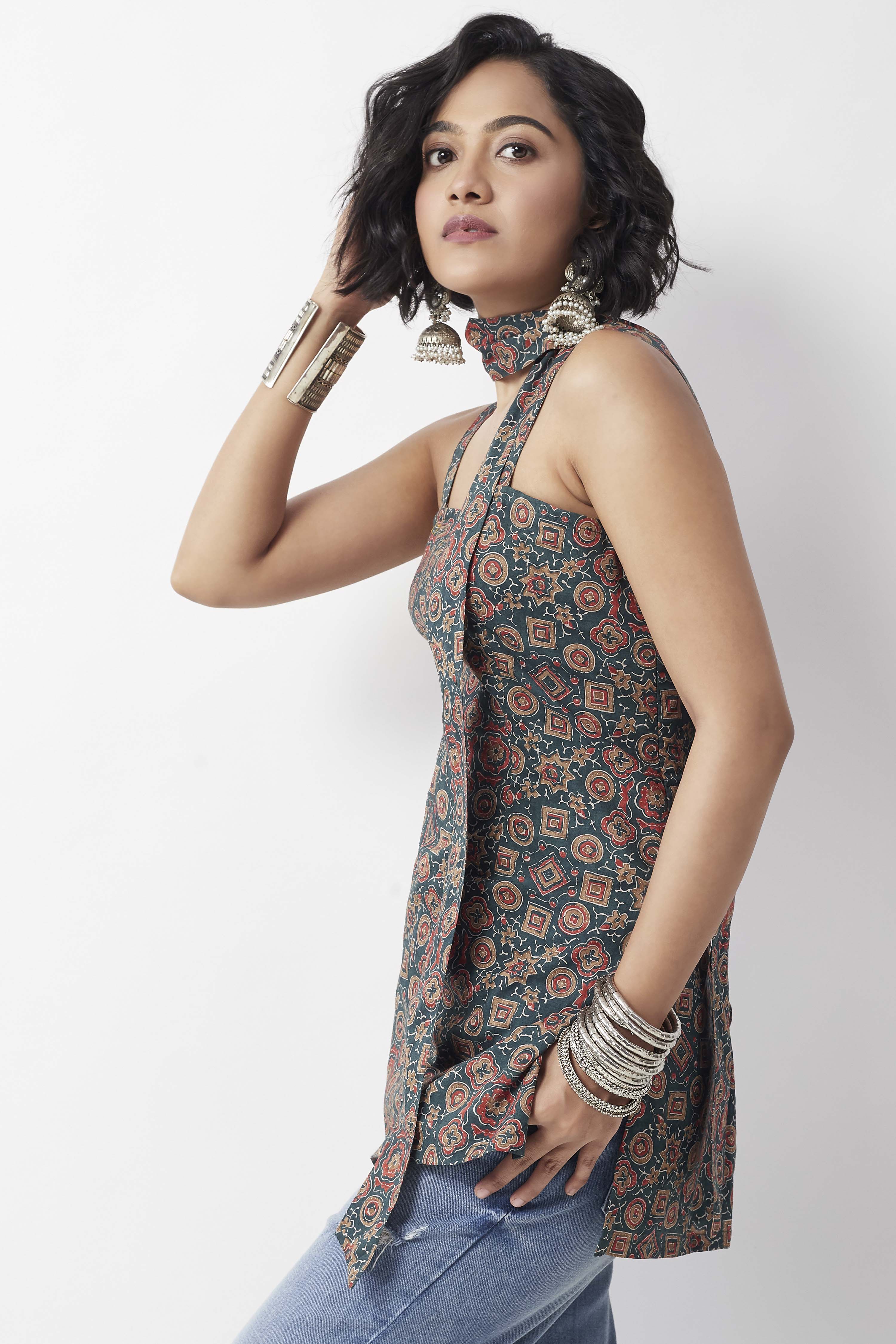 Green Cotton Printed Straight Kurti with Tie image number 3