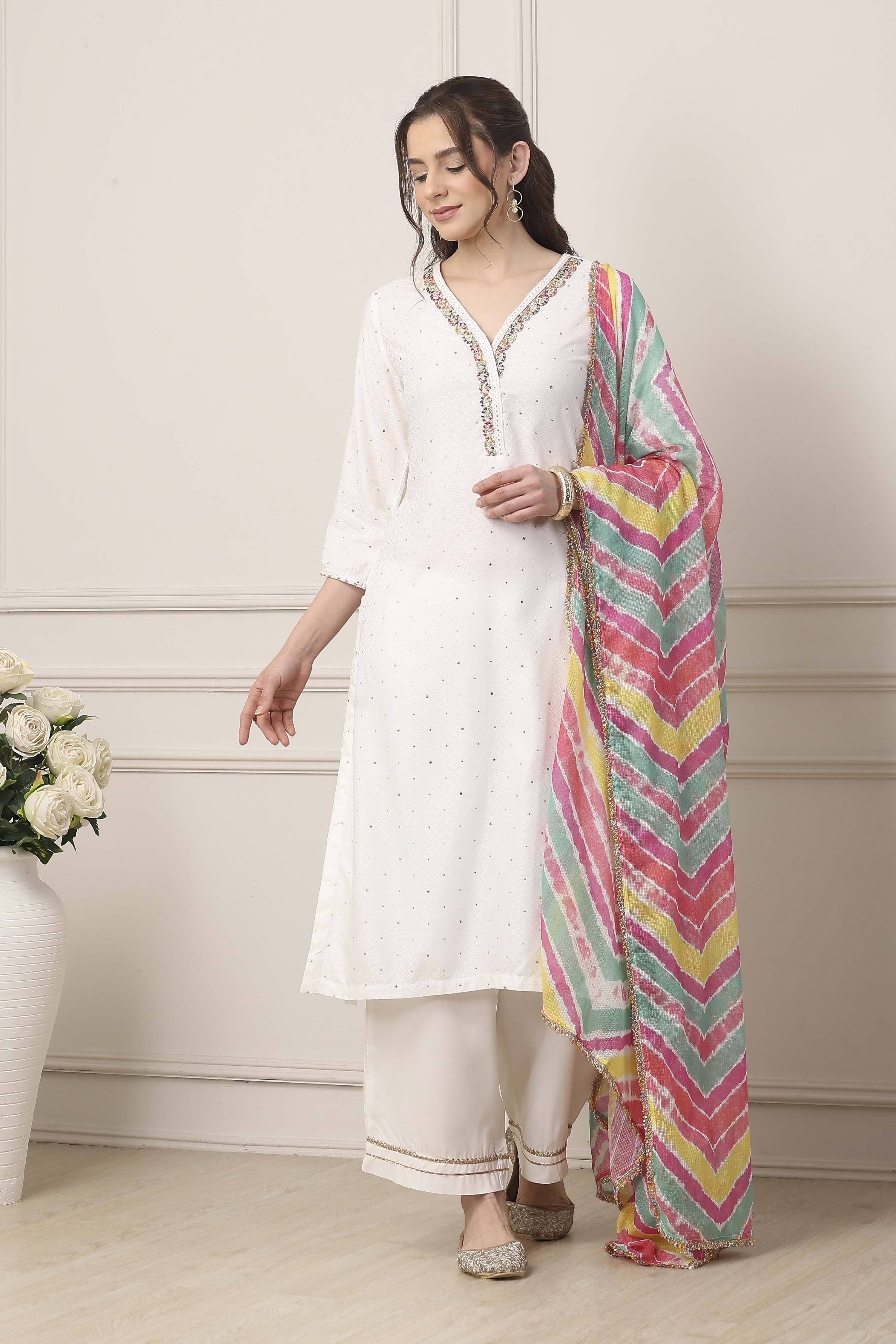 White & Pink Yoke Design Straight Suit Set image number 6