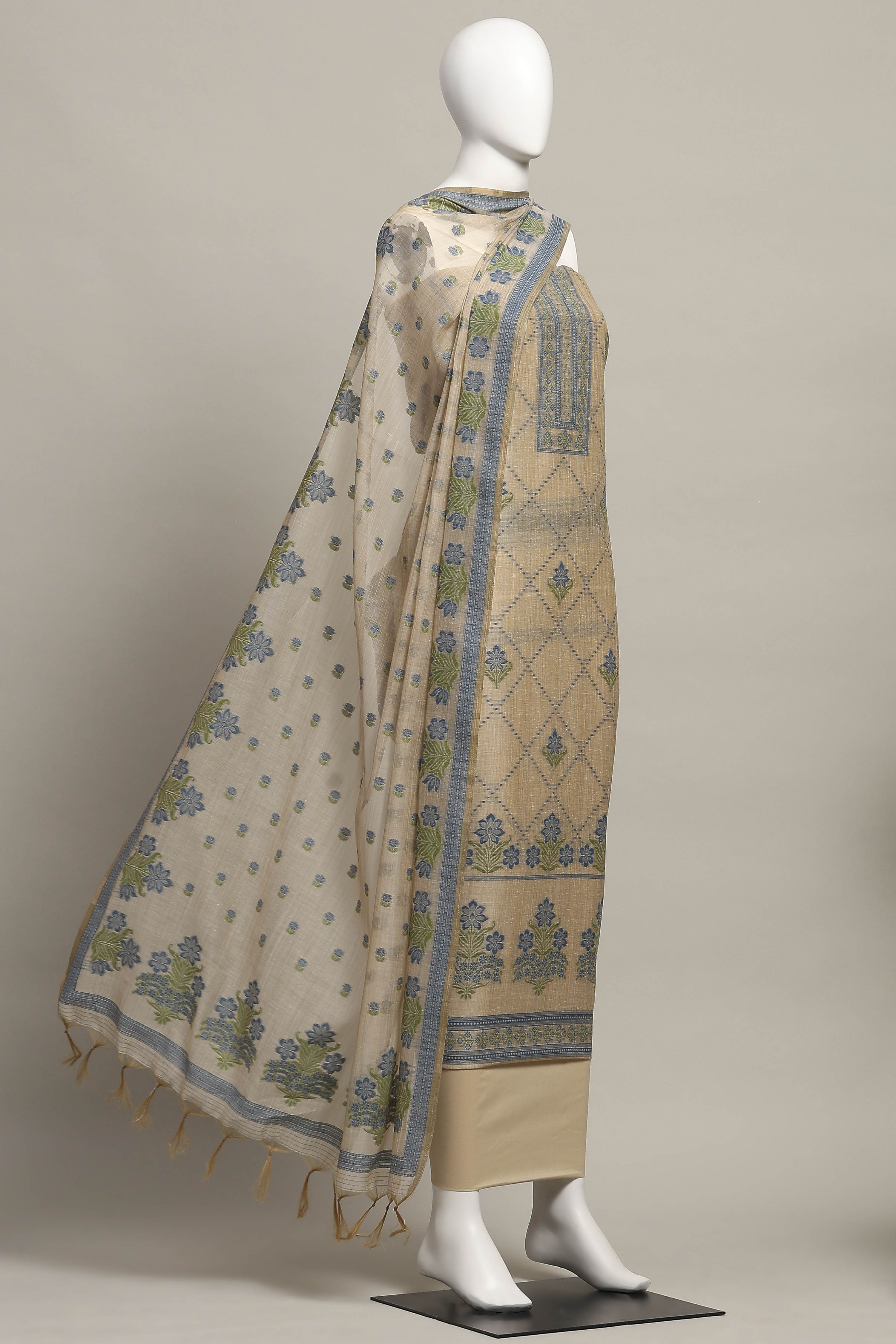 Pink Cotton Attractive Floral Print Unstitched Suit Set image number 4