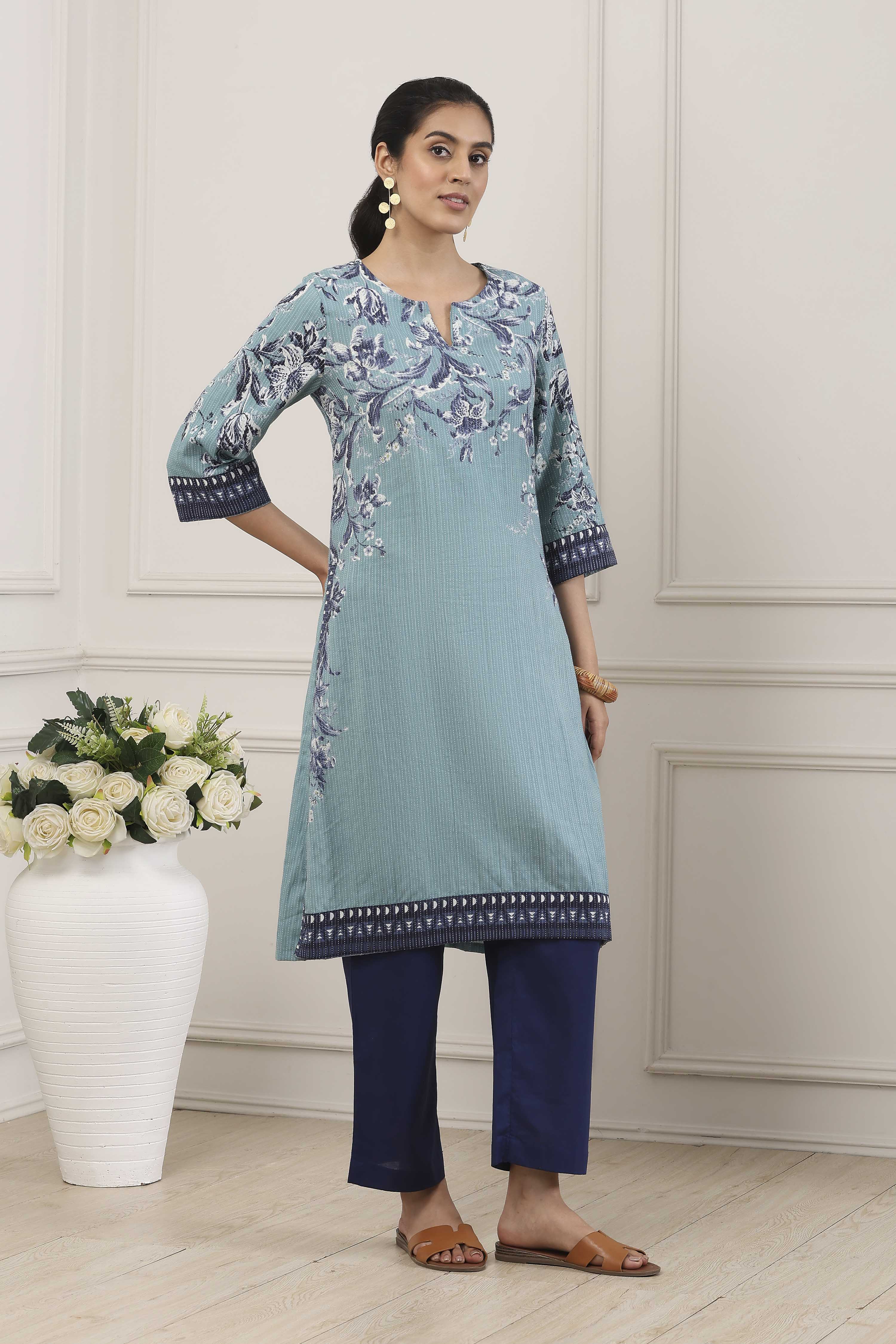 Blue Cotton Floral Printed Straight Kurta image number 4