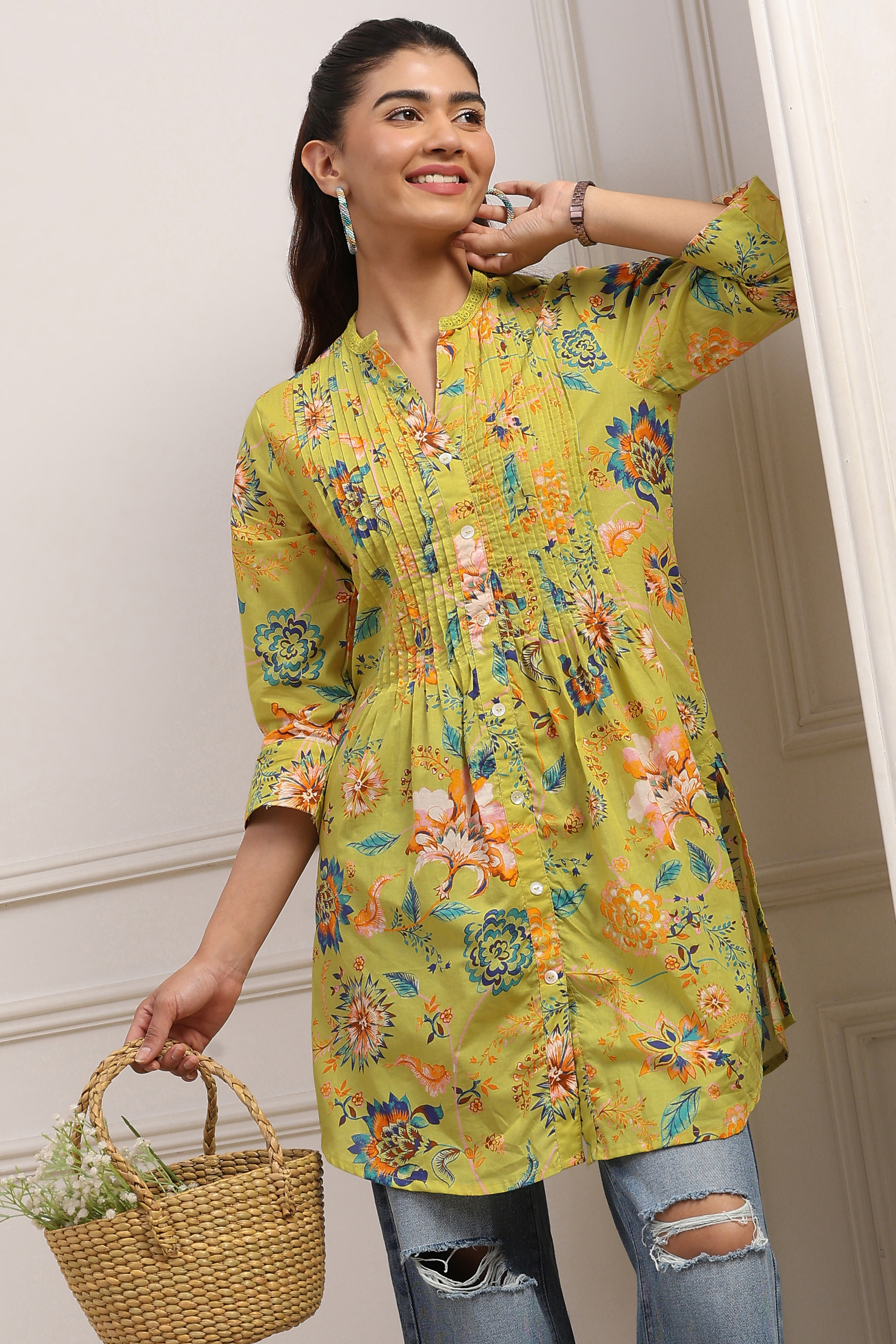 Green Cotton Printed Straight Kurti image number 7