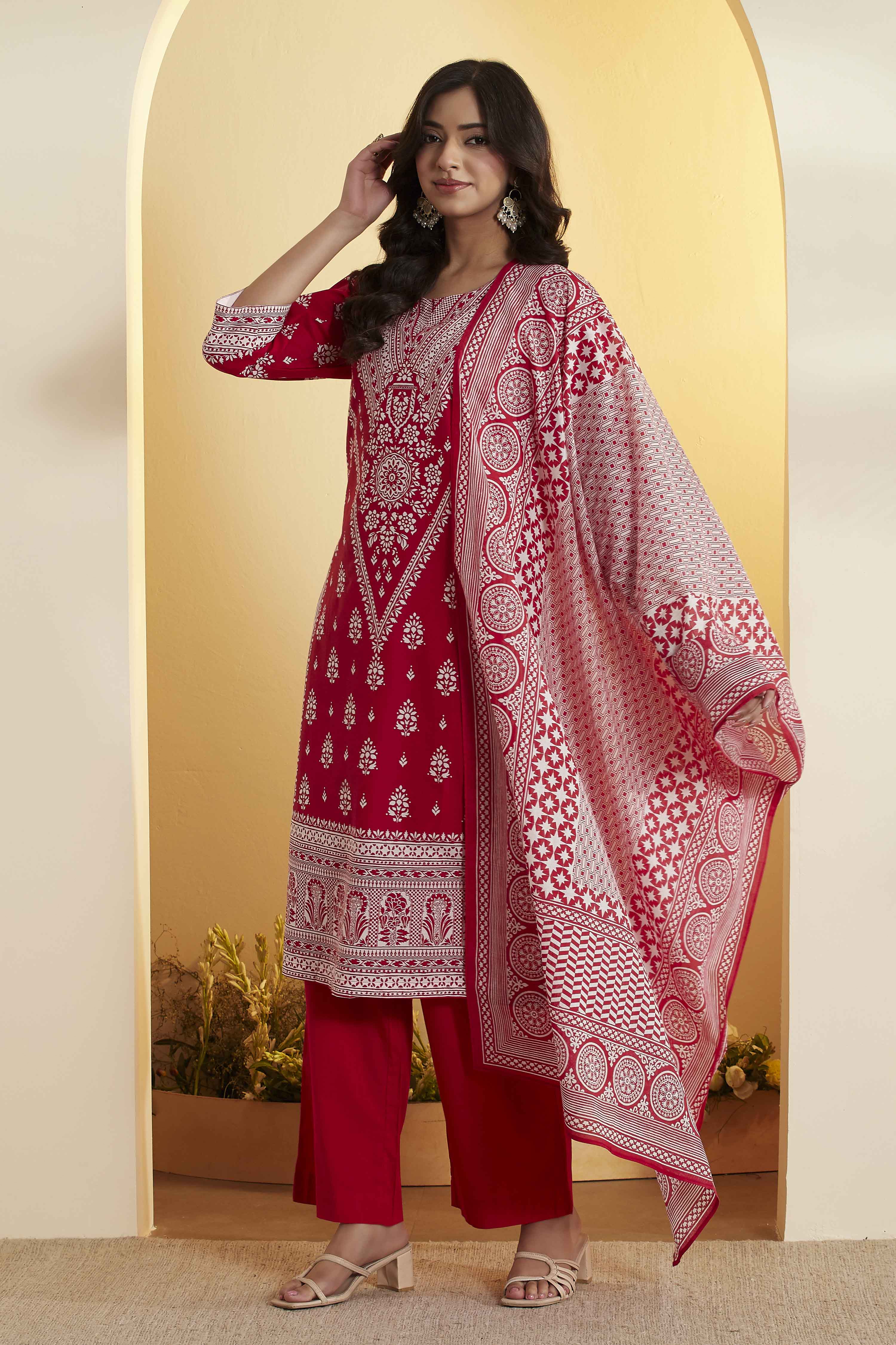 Off White Cotton Straight Suit Set image number 3