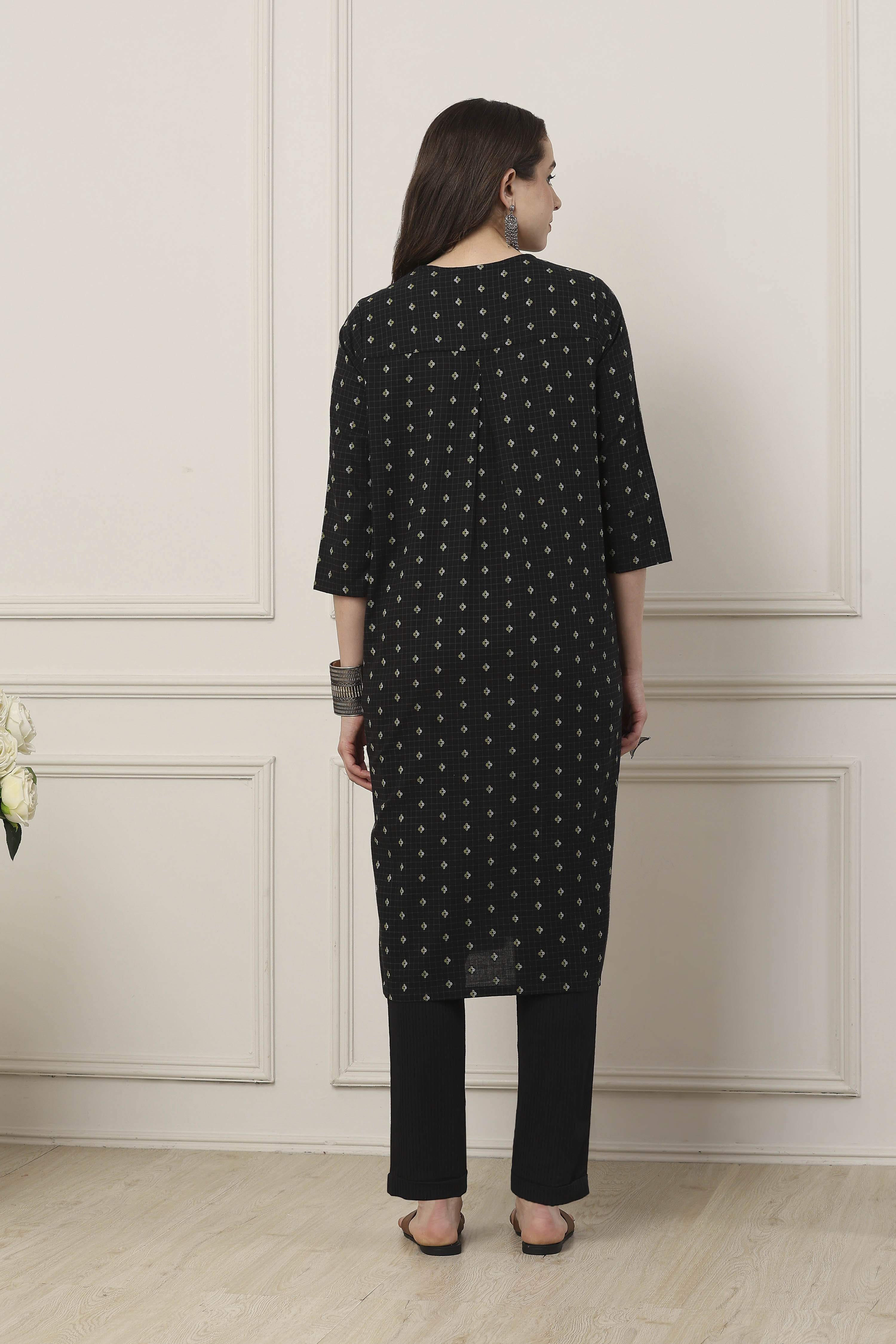 Black Cotton Floral Striped Straight Kurta image number 4