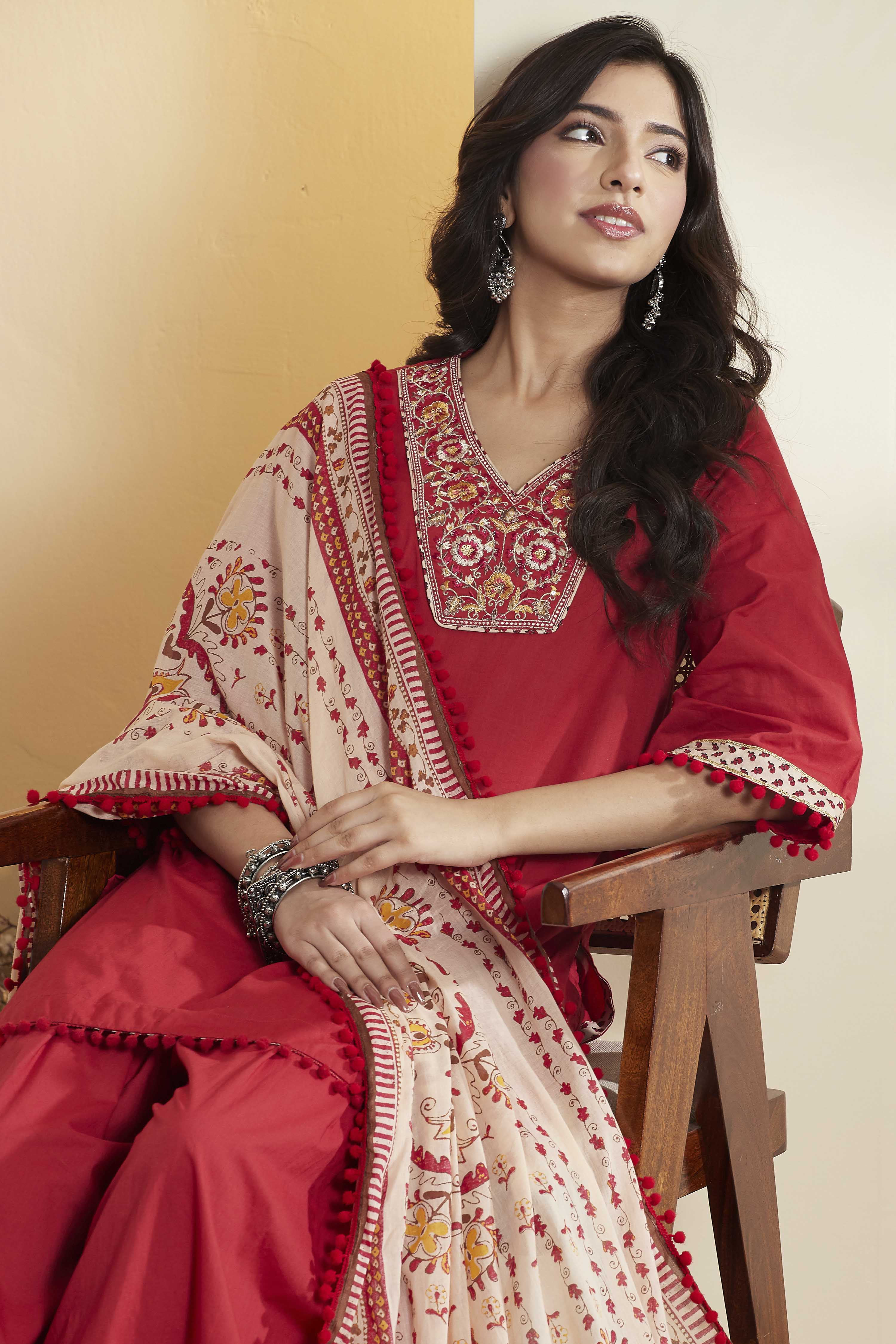Red Cotton Straight Suit Set image number 1