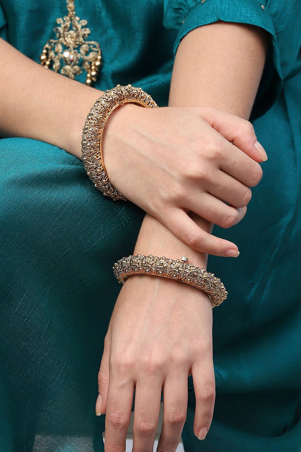 Gold Festive Kade Festive Bangle image number 3
