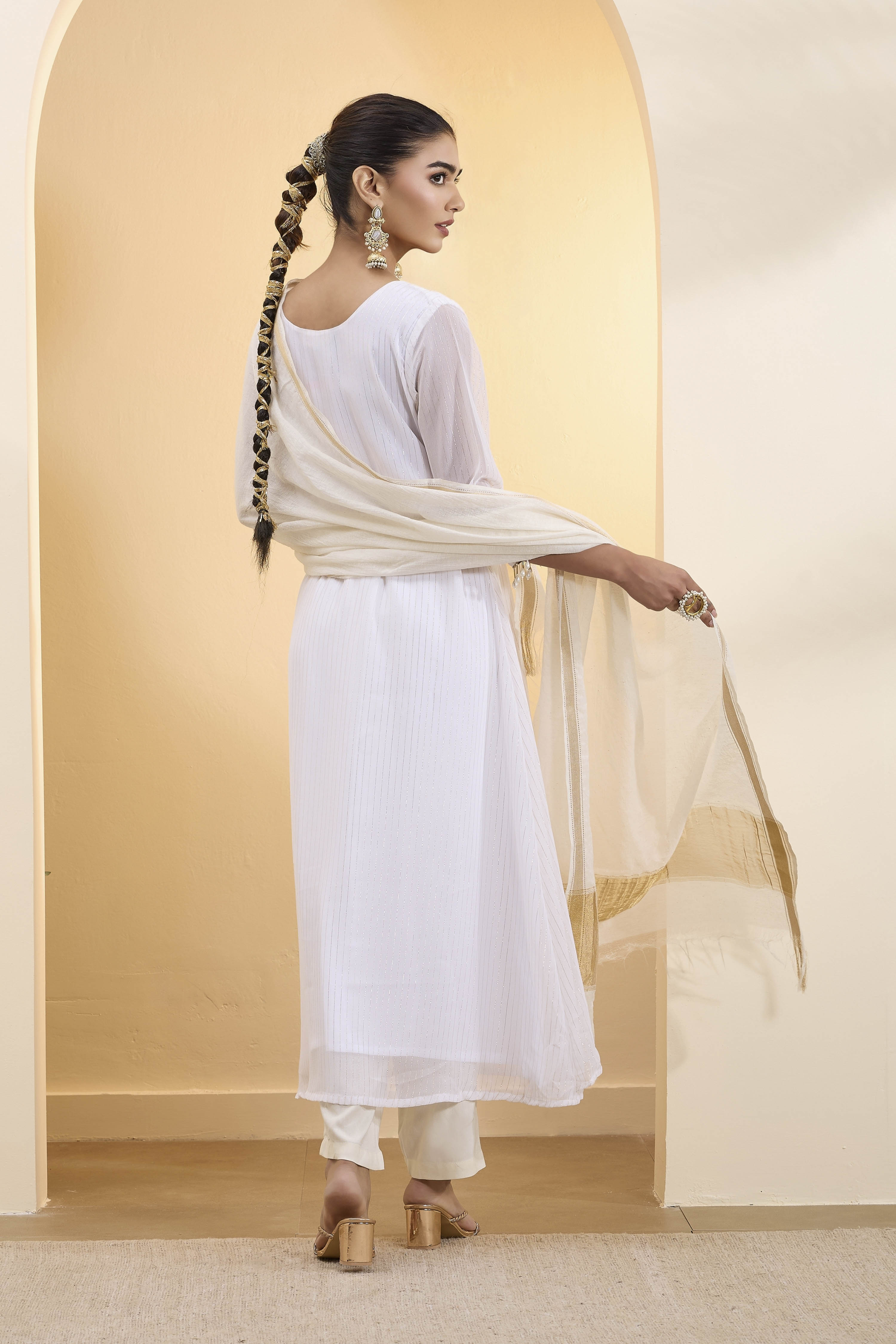 Off-White Cotton Zari Dupatta image number 2