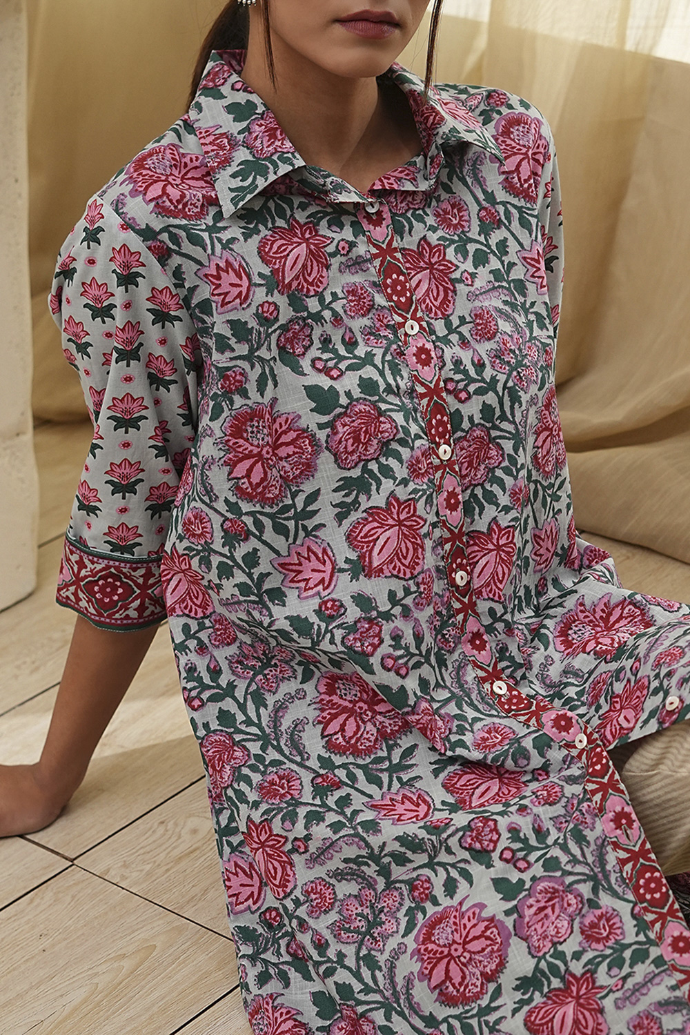 Blue and Pink Cotton Floral Shirt-Style Short Kurta image number 1
