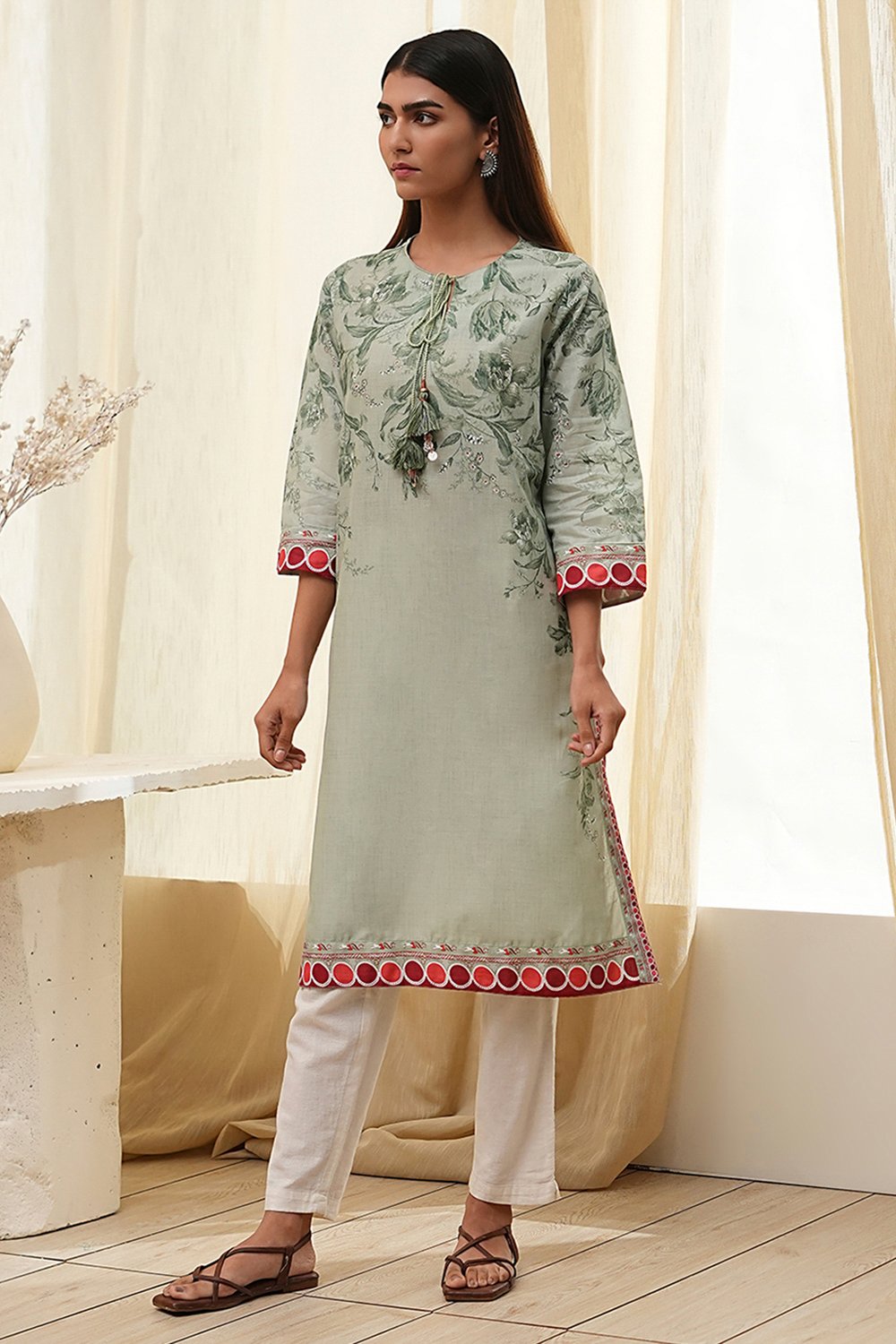 Beige and Blue Cotton Floral Straight Kurta image number 2