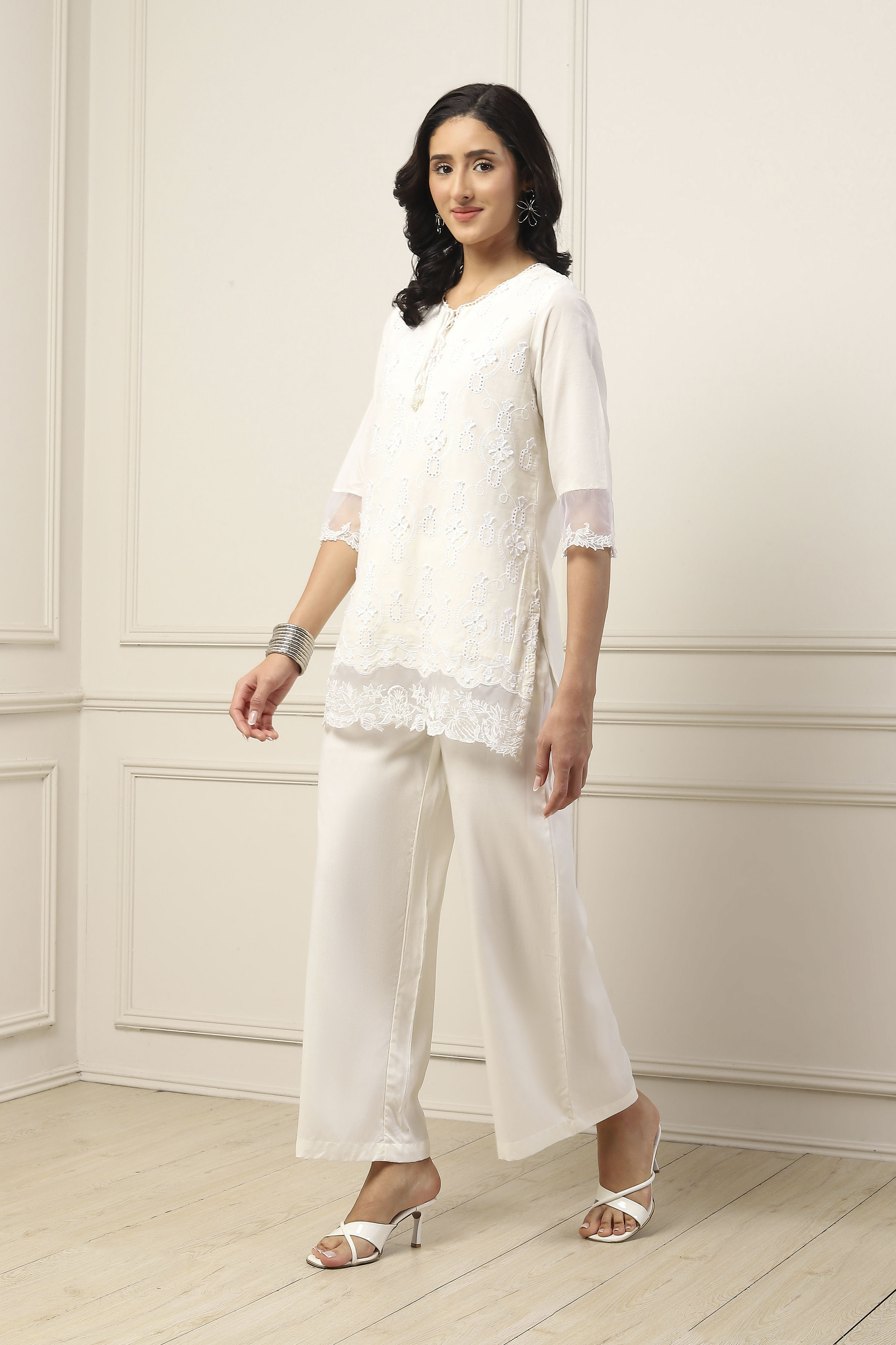 White Cotton Embroidered Schiffli Straight Suit Set image number 3