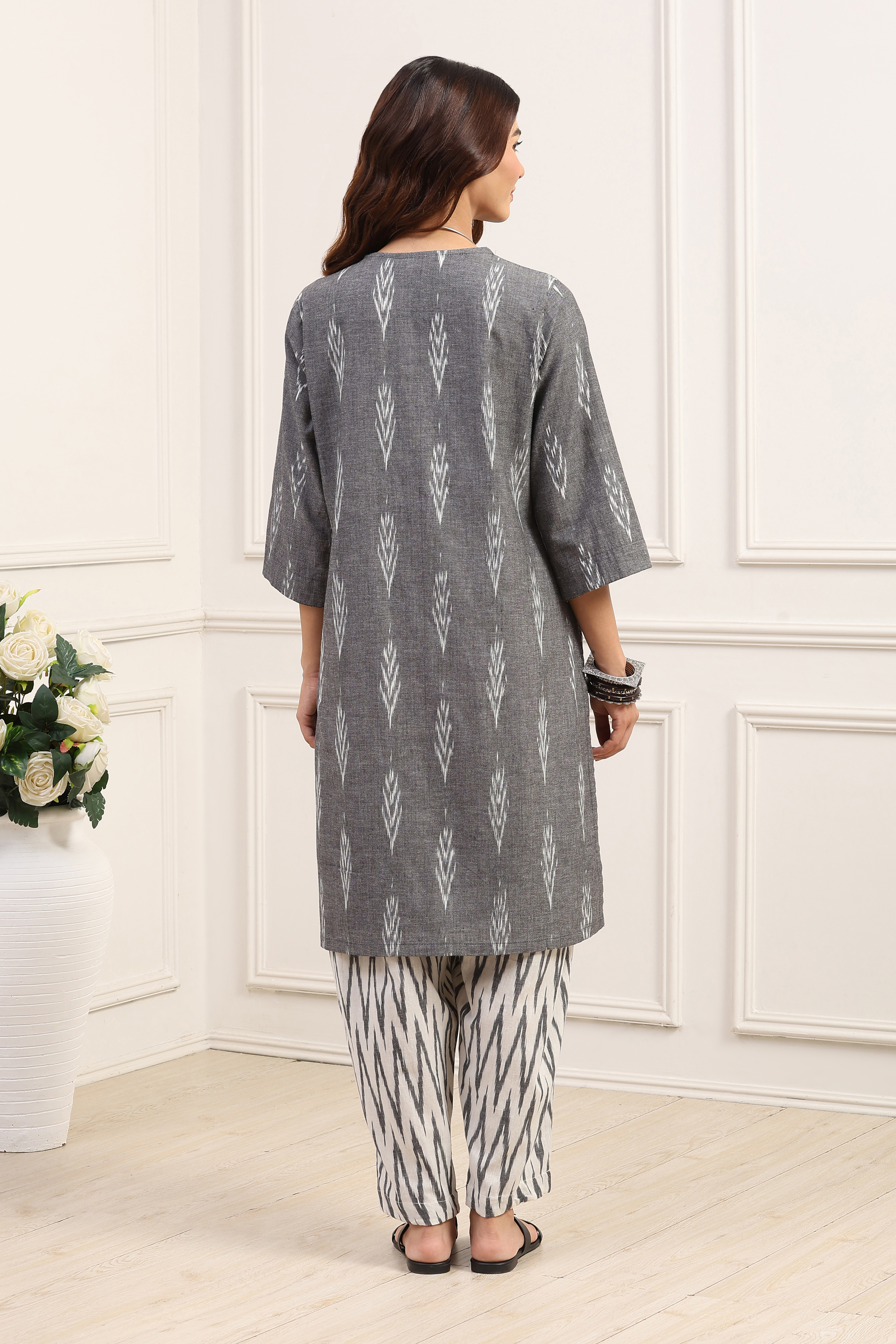 Grey Cotton Straight Suit Set image number 4
