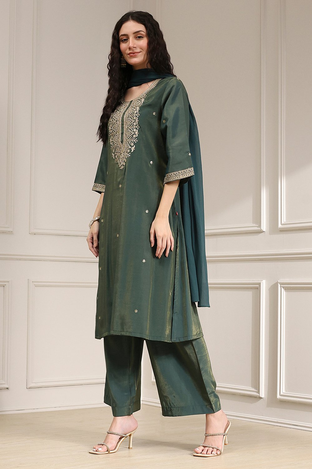 Green Viscose Rayon Straight Solid Suit Set image number 2