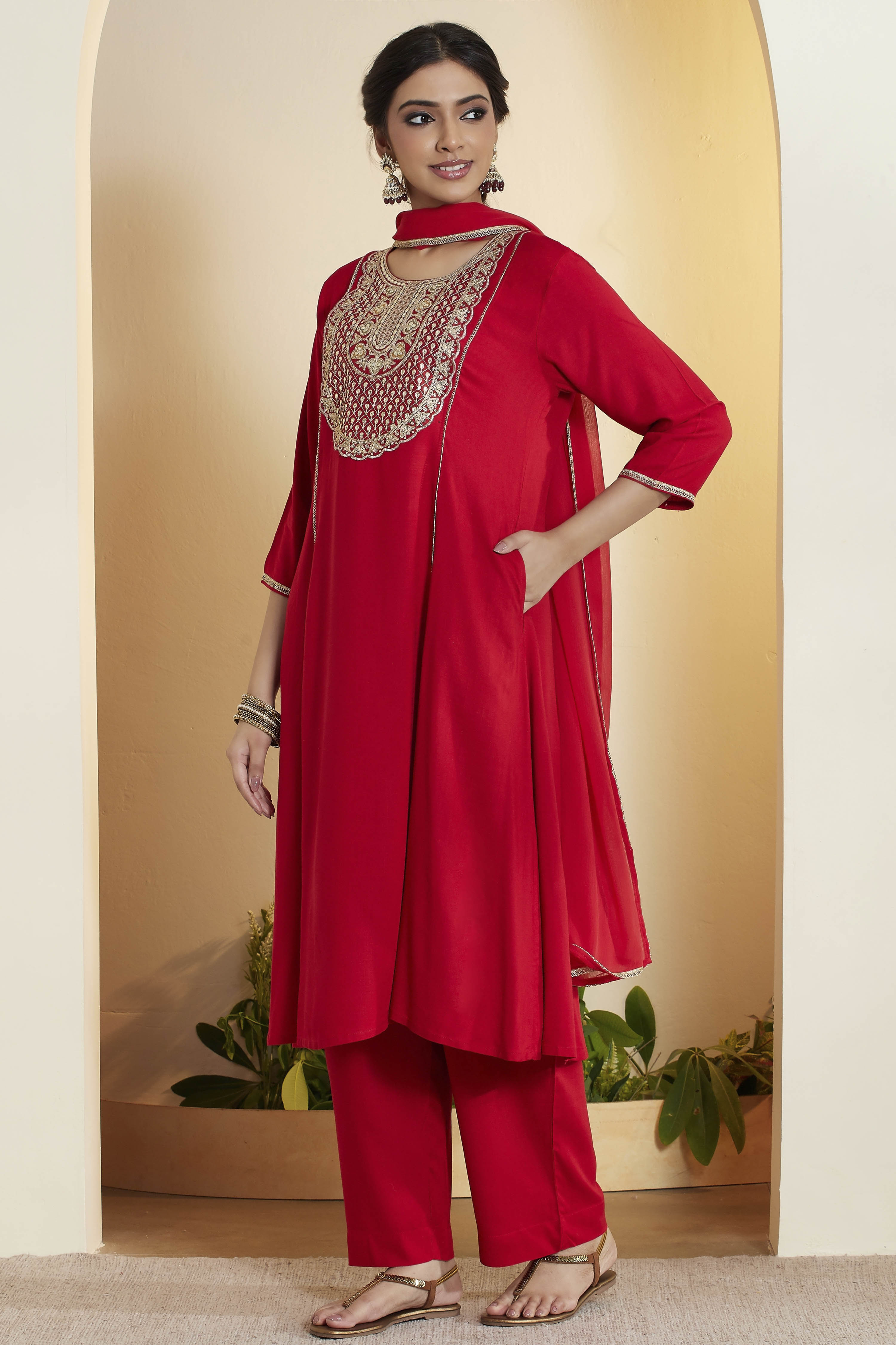 Black Viscose Rayon Yoke Design Straight Kurta Set image number 4