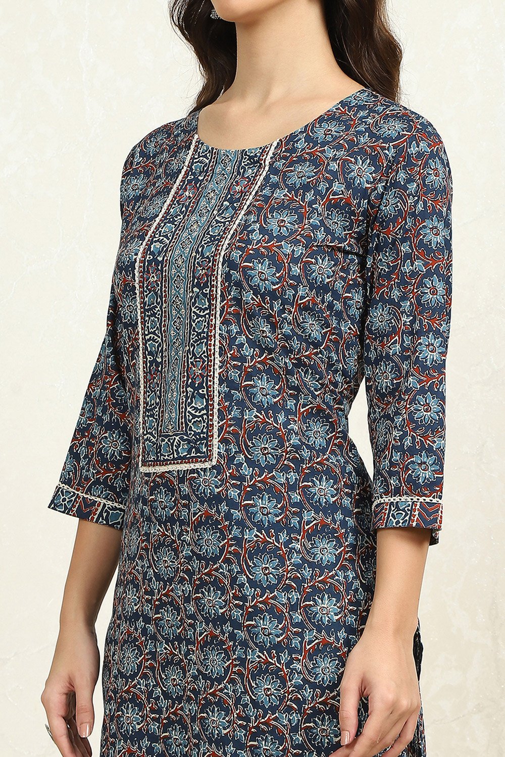 Green Cotton Floral Printed Unstitched Suit Set image number 2