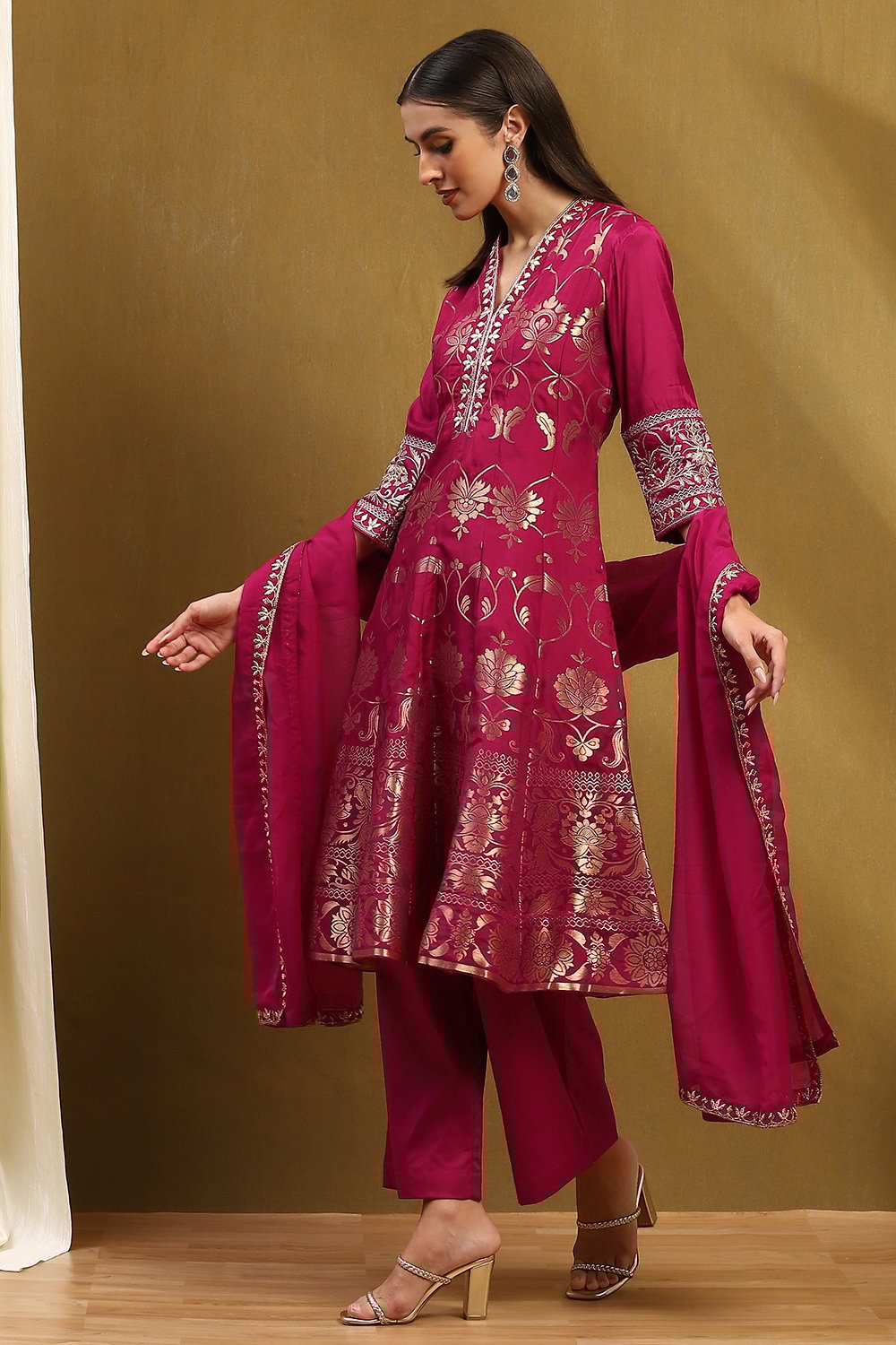 Berry Pink Yarn Dyed Kalidar Suit Set image number 3