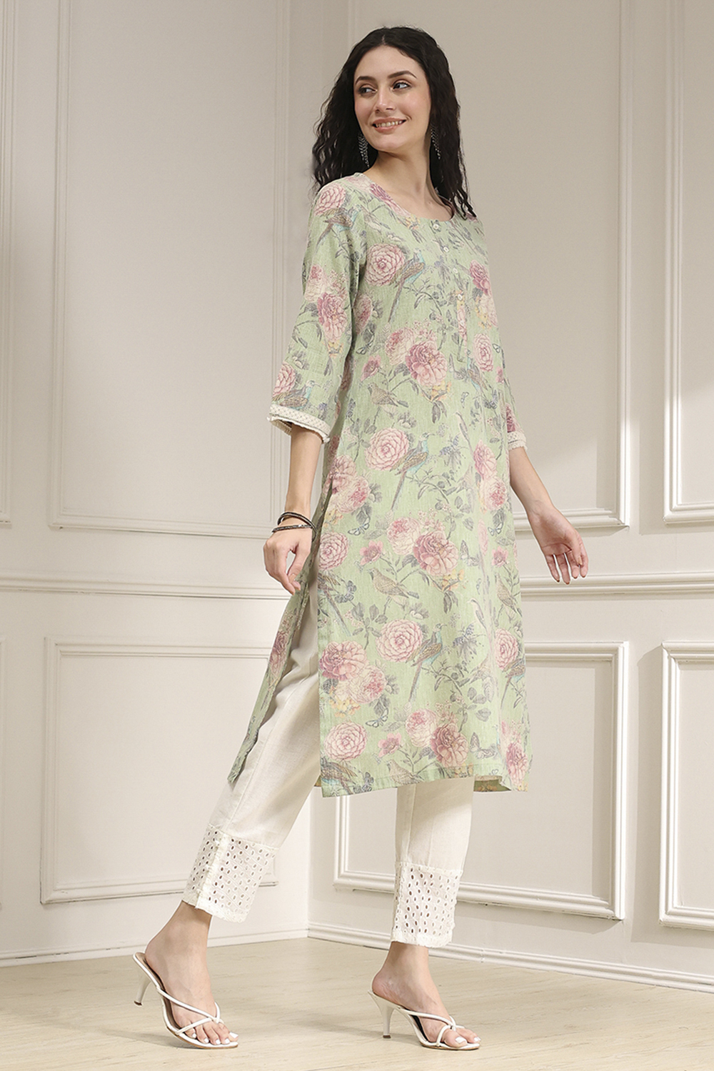 Yellow Cotton Blend Printed Straight Kurta image number 4