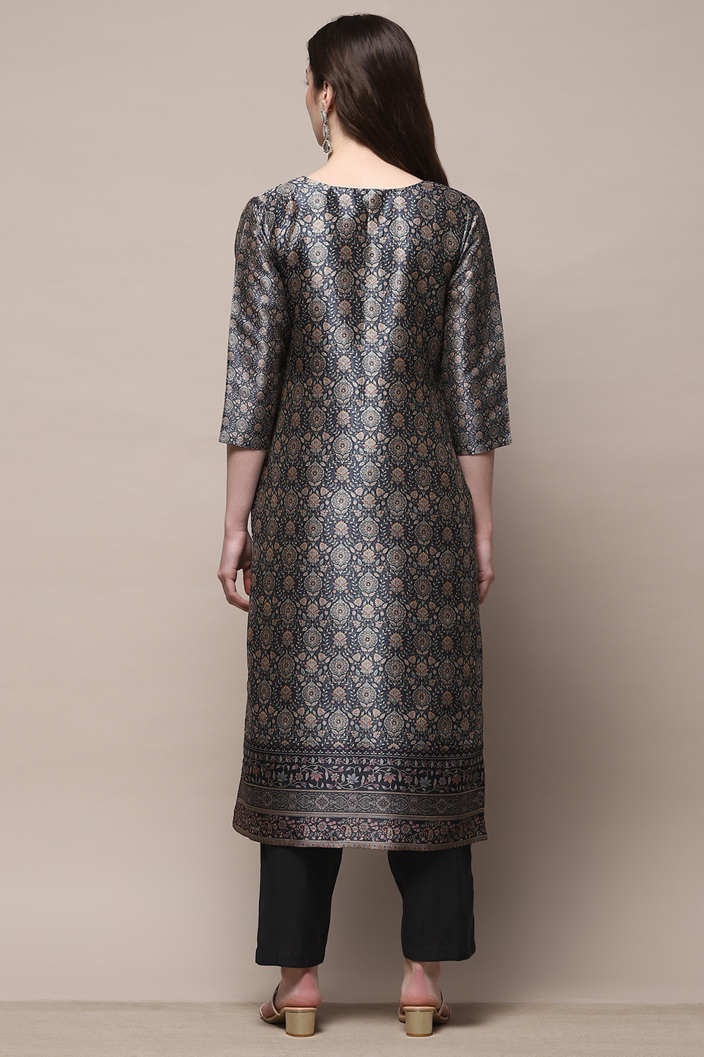 Grey Silk Blend Unstitched Suit Set image number 6