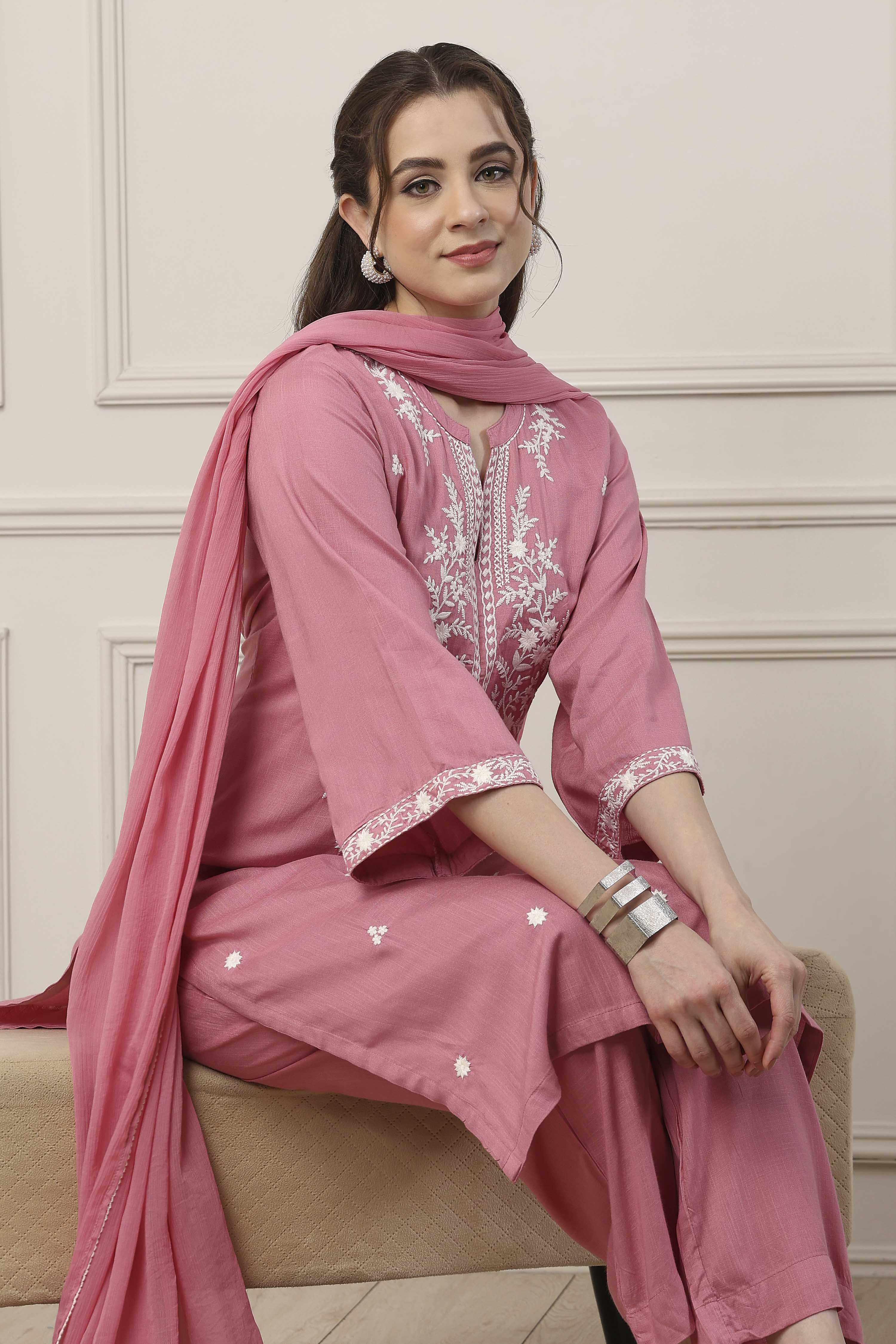 Green Yoke Embroidered Straight Suit Set image number 6