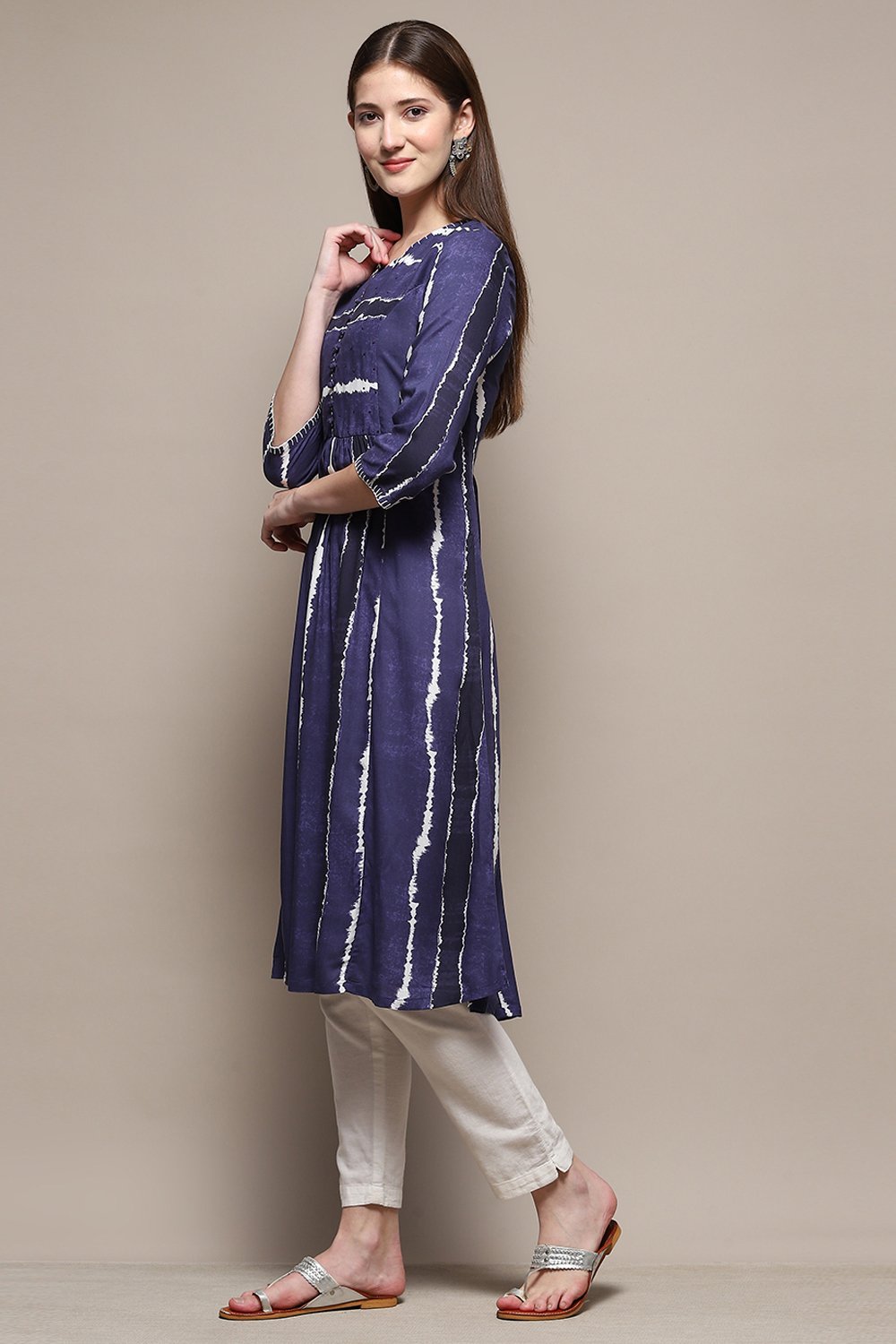Indigo Rayon Straight Printed Kurta image number 2