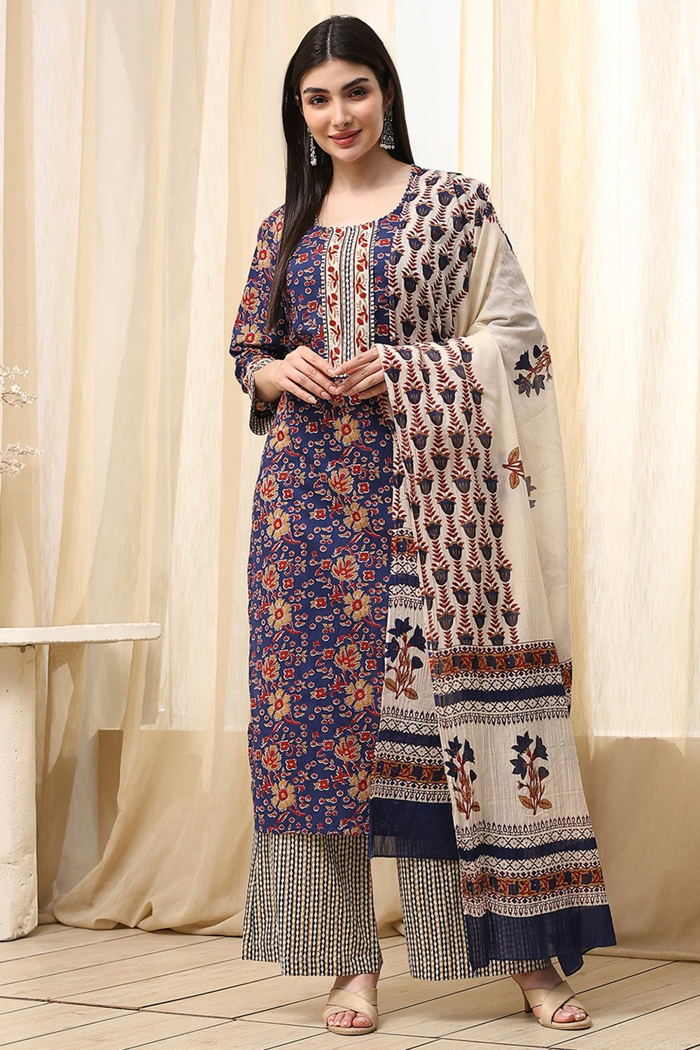 Gray Cotton Screen Print Unstitched Suit Set image number 1