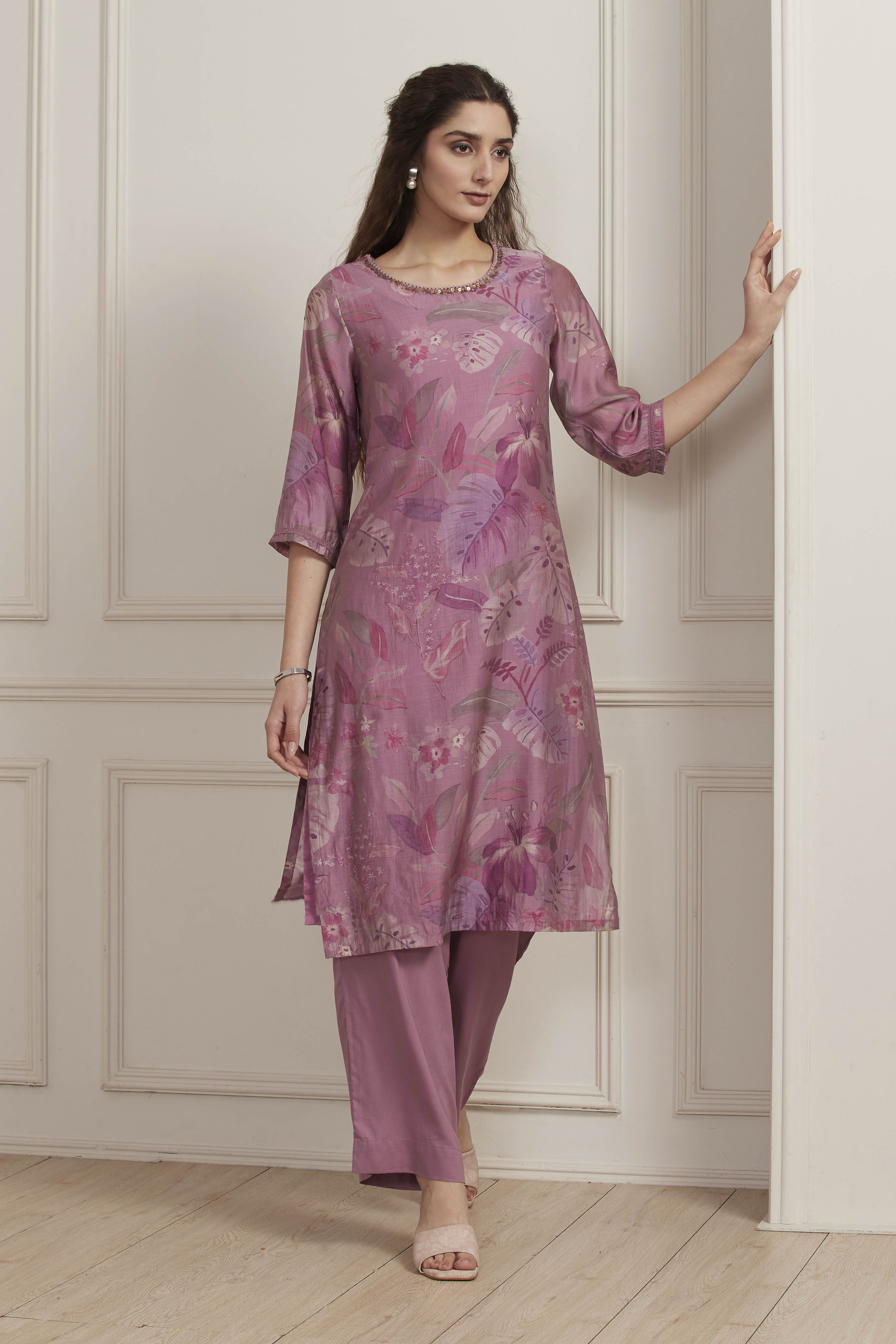 Lavender Floral Printed Straight Kurta Set image number 0