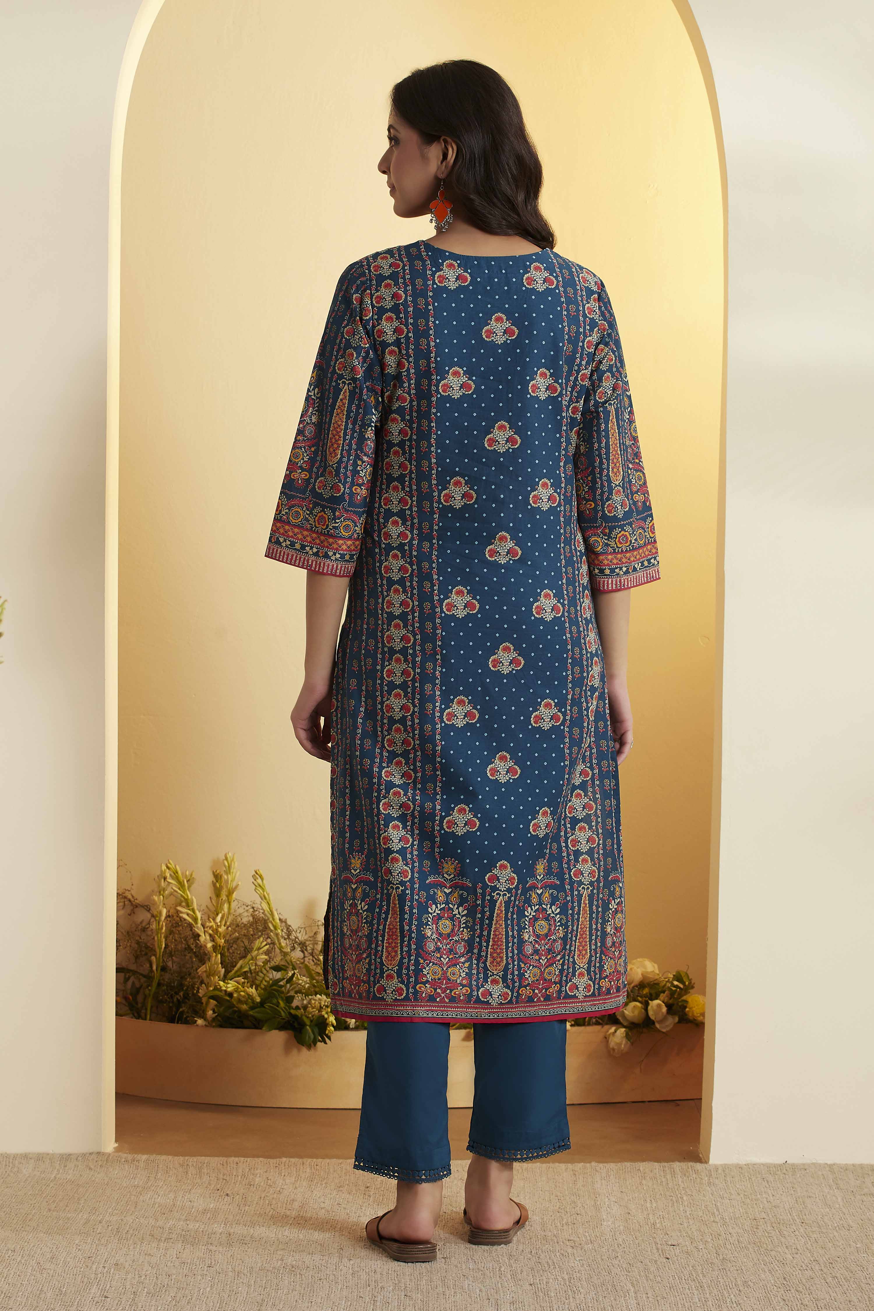 Beige & Red Cotton Printed Straight Kurta image number 5