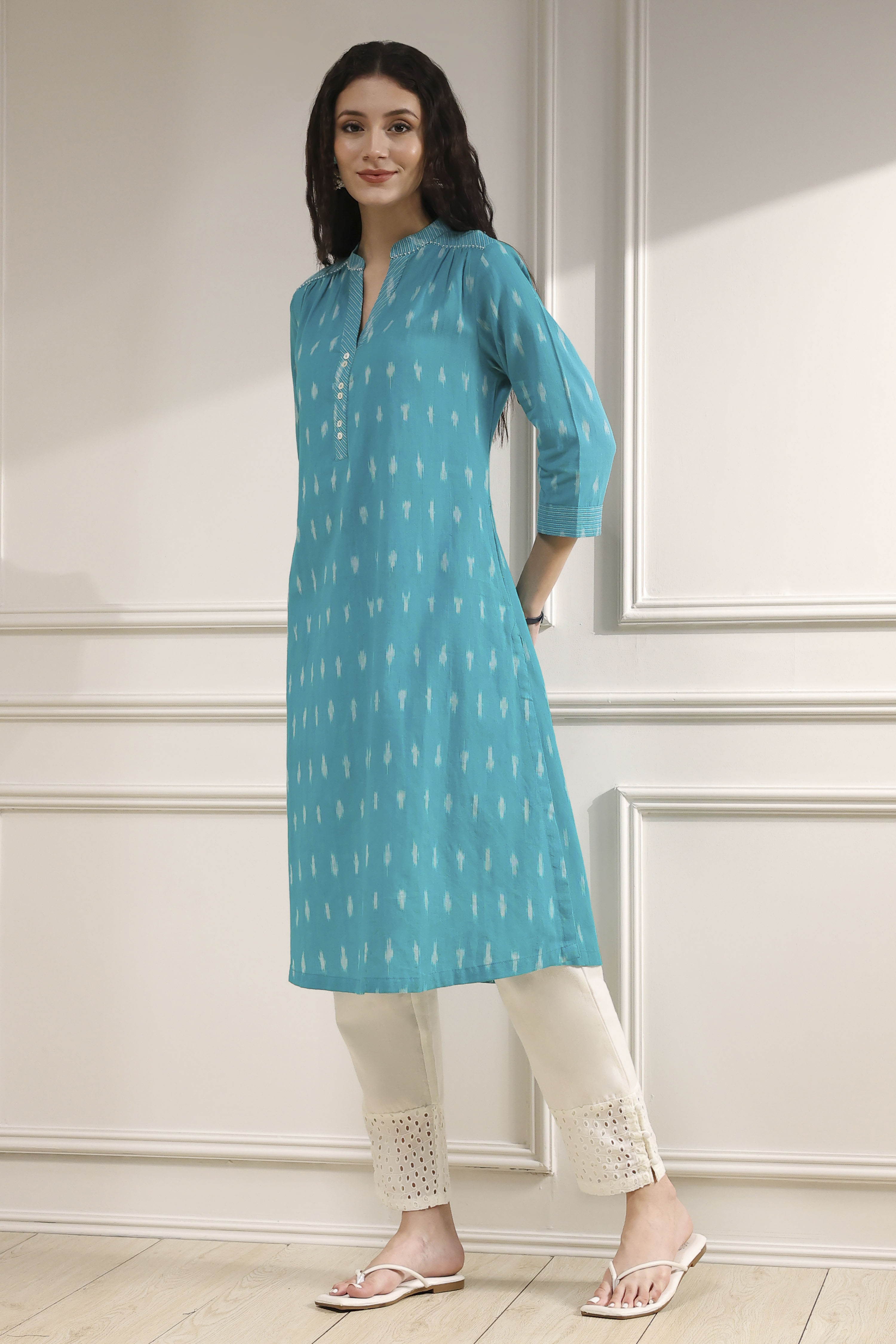 Blue Cotton Ikat Straight Kurta image number 2