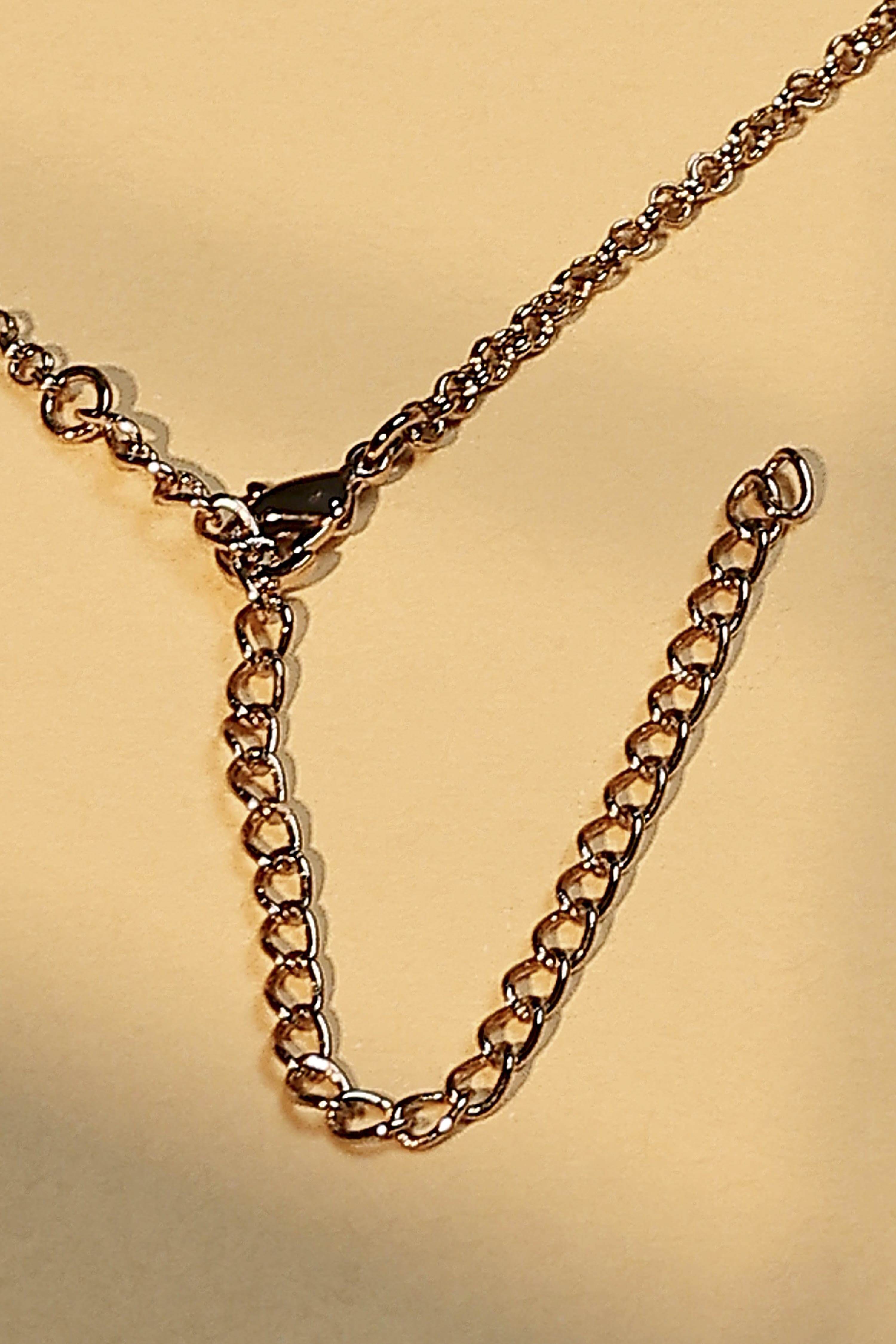 Red Brass Necklace Set image number 6