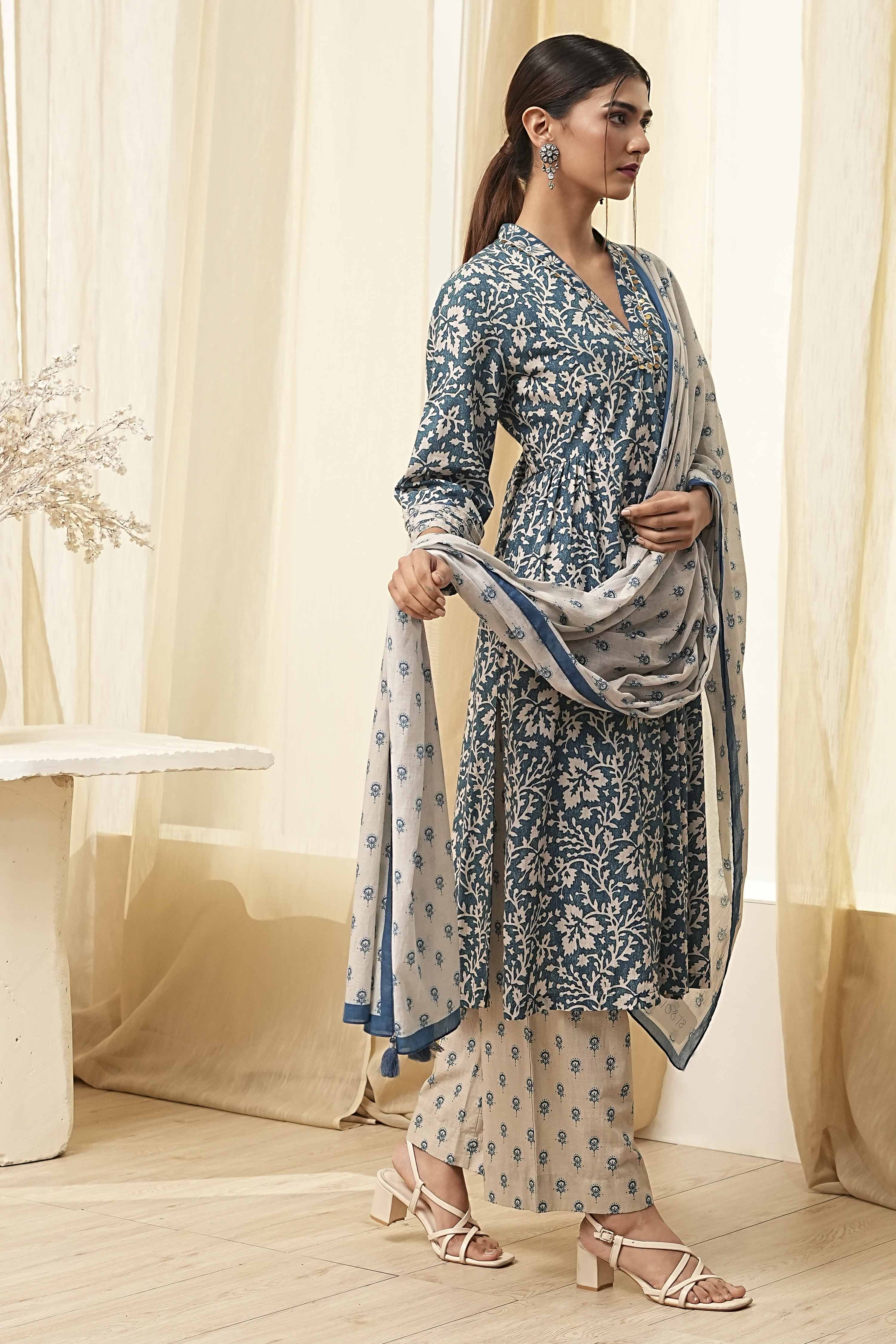 Red Cotton Printed Gathered Suit Set image number 5