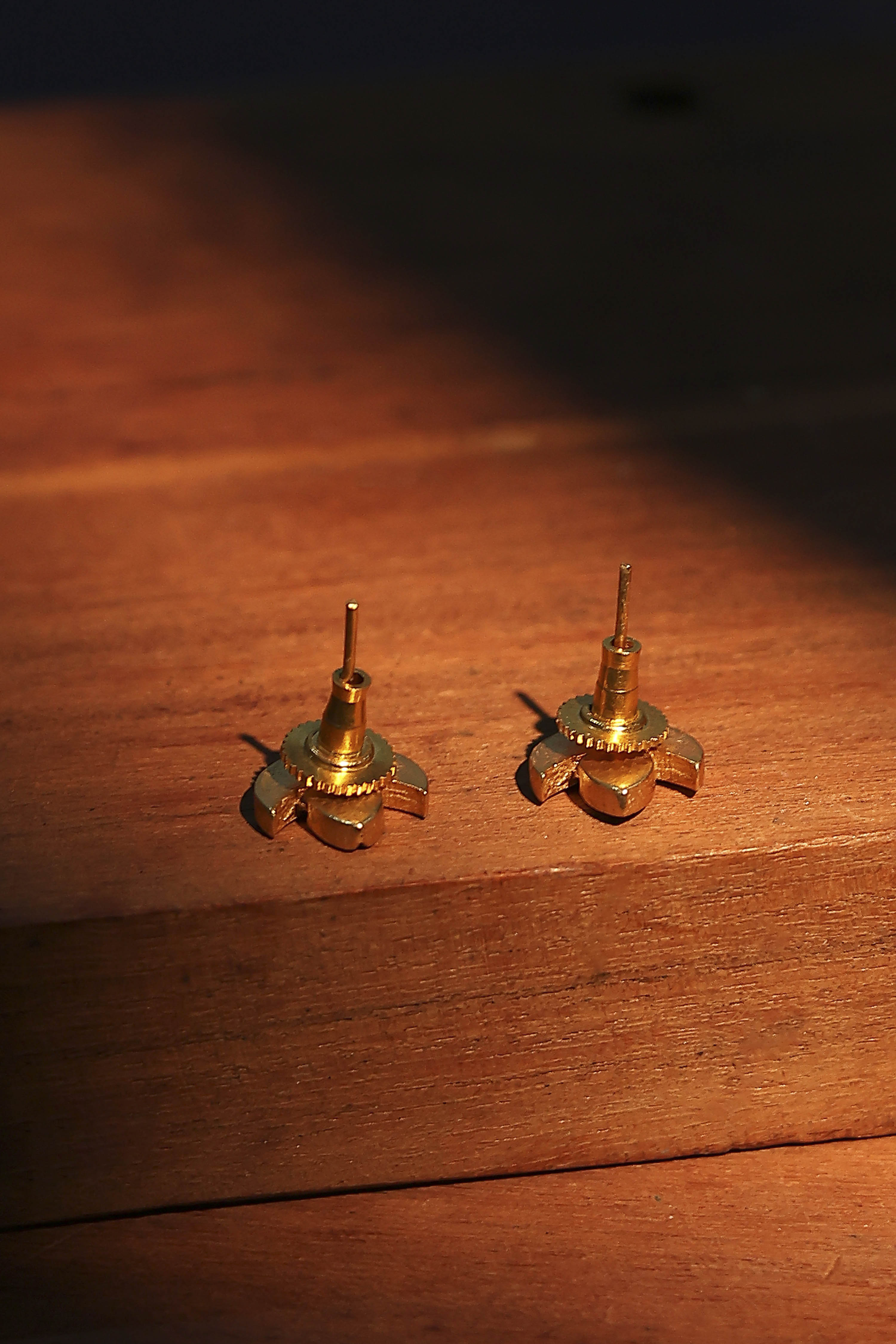 Multicolor Brass Studs image number 2