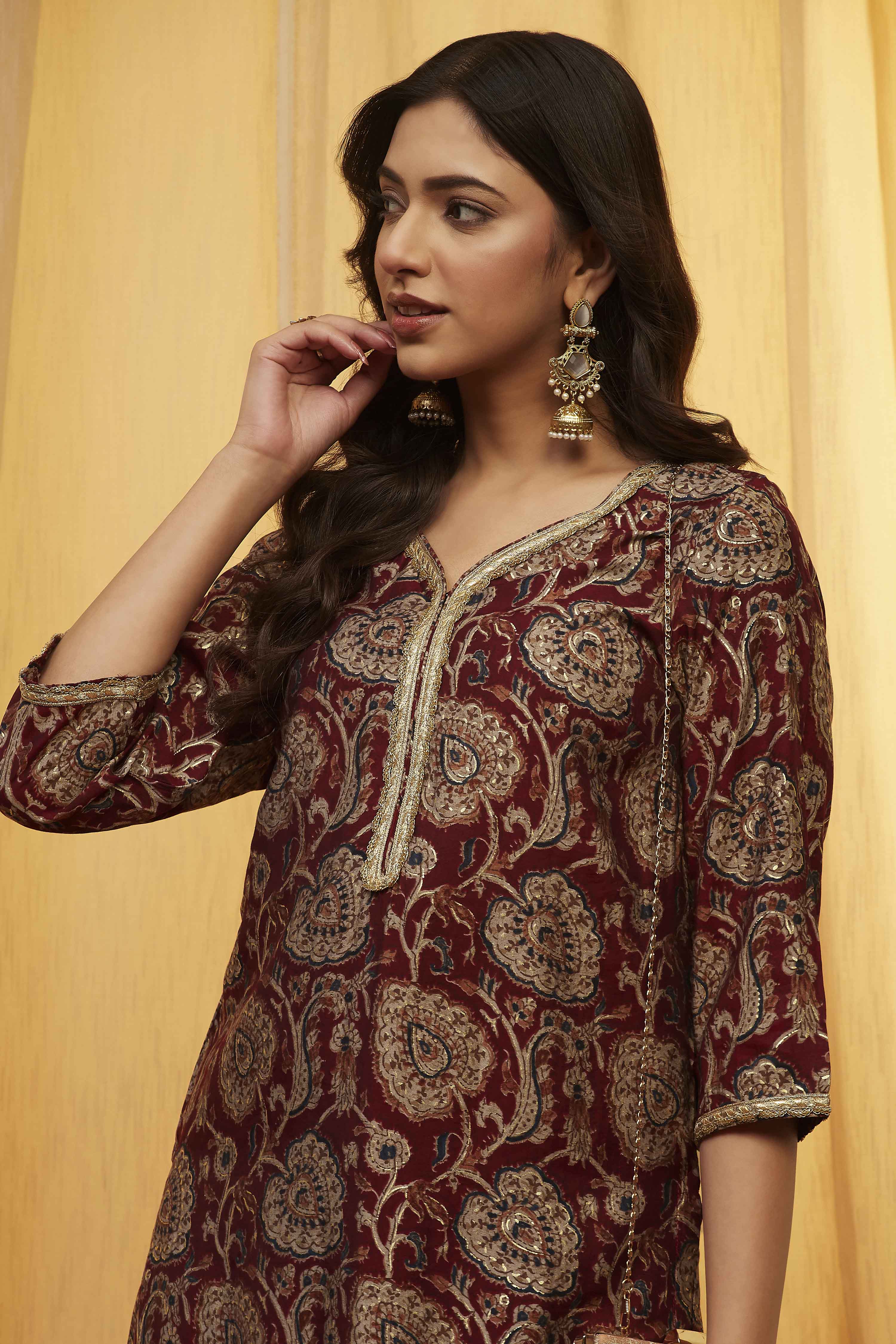 Maroon Polyester Straight Kurta image number 1