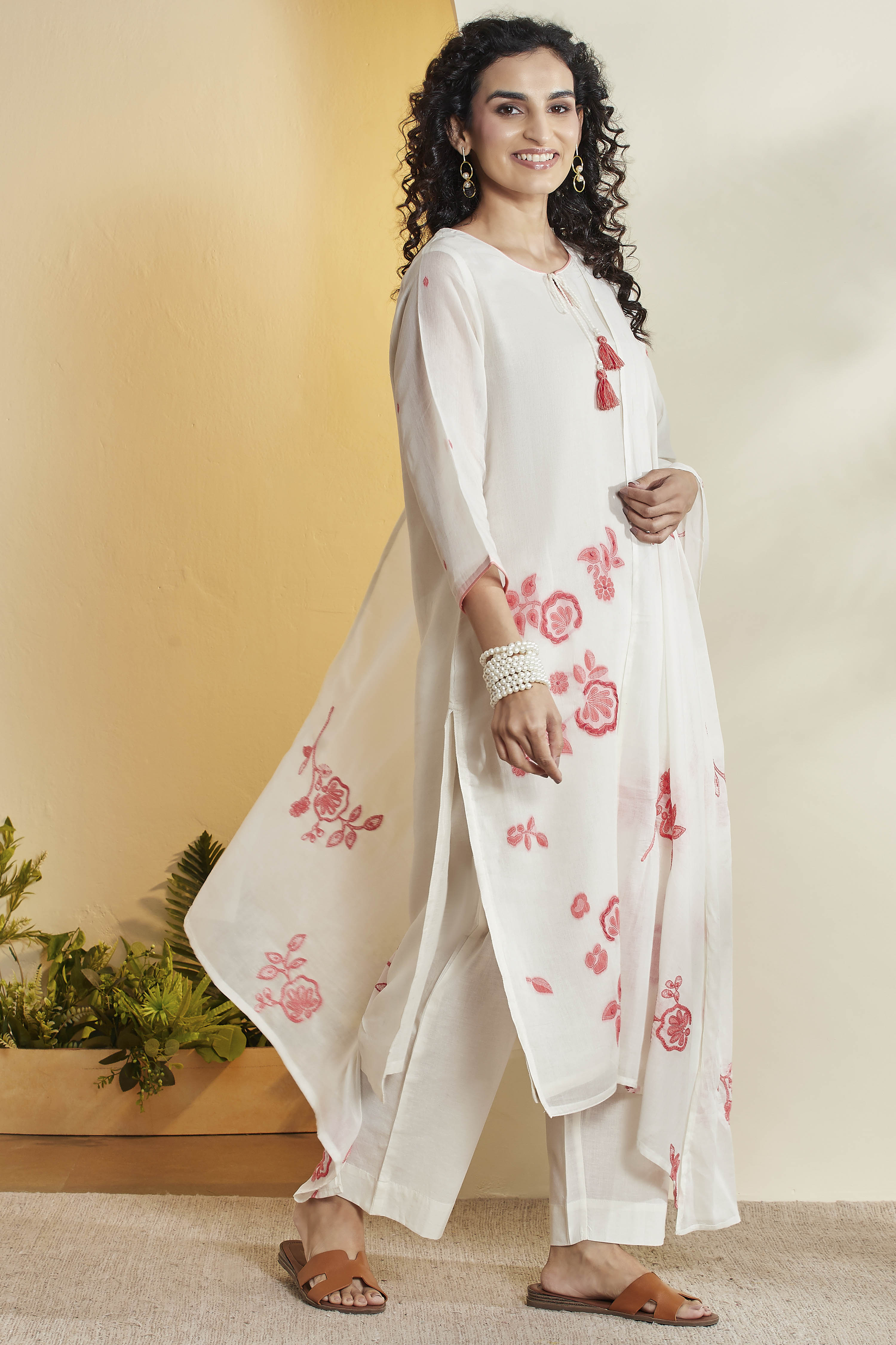 White & Red Viscose Rayon Floral Embroidered Kurta Set image number 5