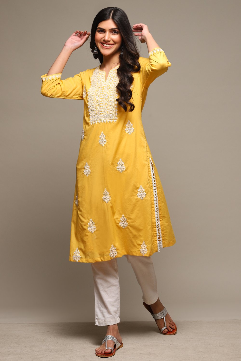 Sea Green Cotton Straight Embroidered Kurta image number 0