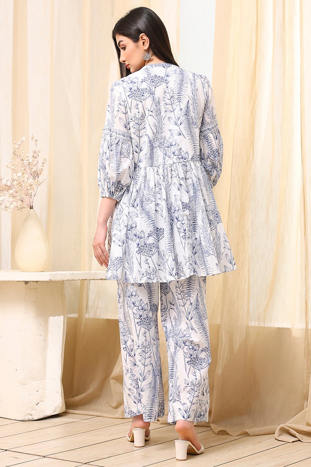 Off-White-Blue Cotton Straight Fusion Set image number 4